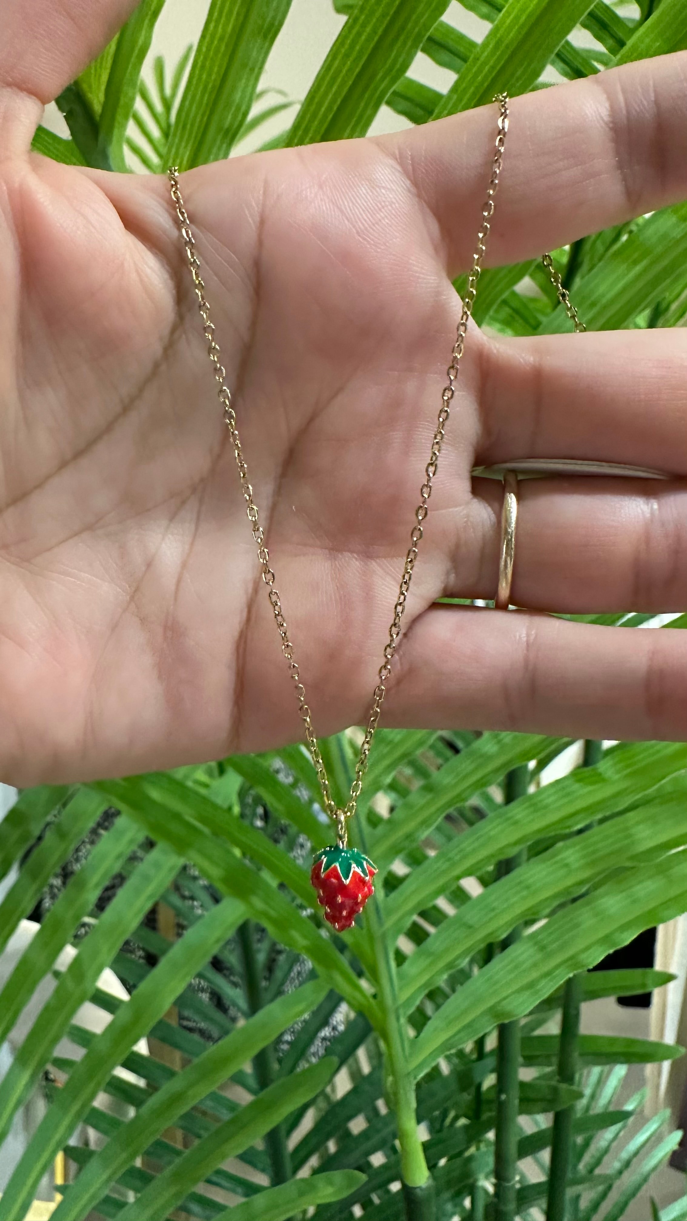 Figürlü Çelik Kolye - Çilek