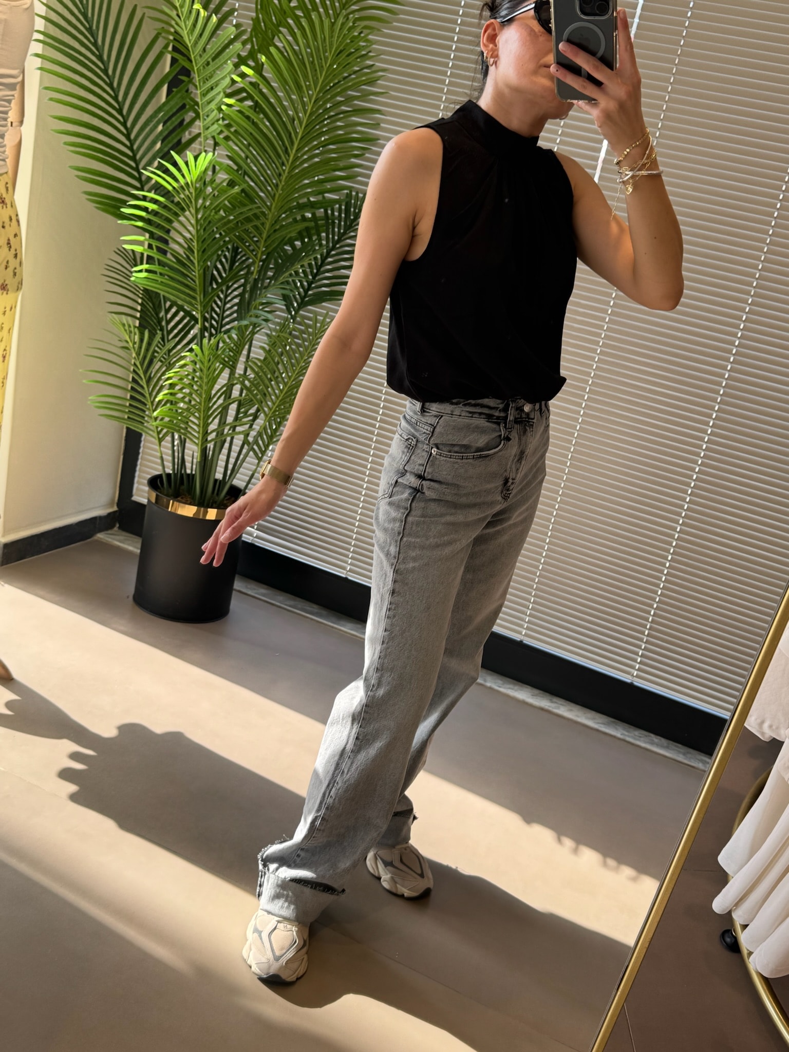 Orijinal Marka İthal Sırt Dekolte Saten Bluz-Siyah