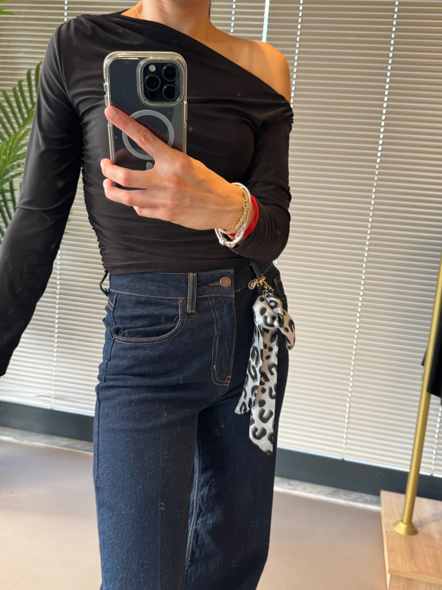 Asimetrik Yaka Muadil Marka Body