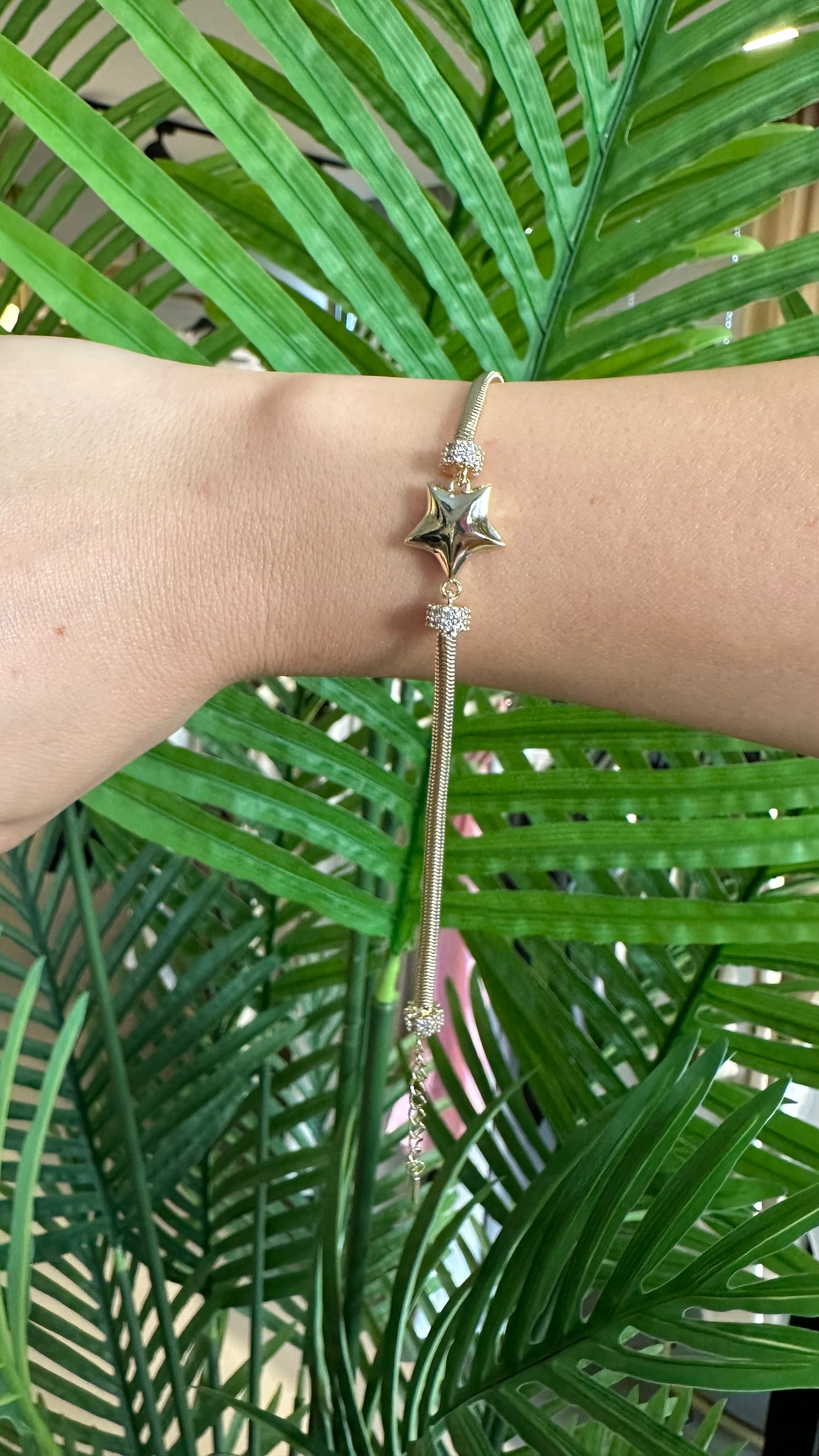 Marka Model Yıldız Motif Bileklik-Gold