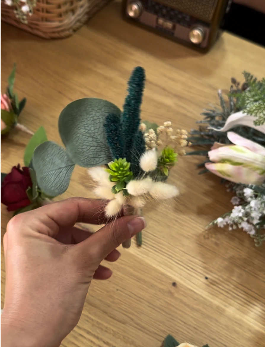 Okaliptus Yaka Çiçeği | Açıklamayı Okuyunuz