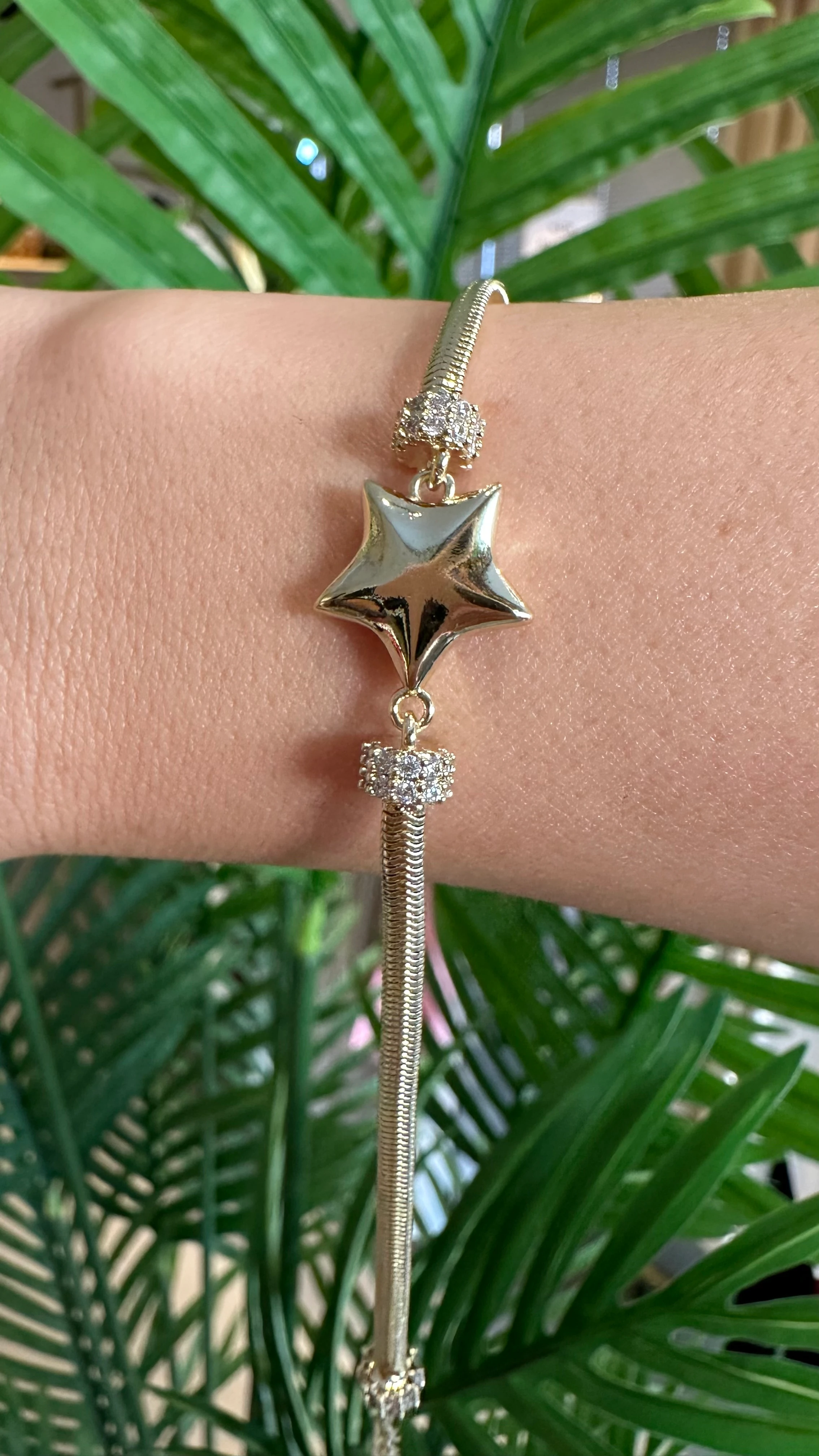 Marka Model Yıldız Motif Bileklik-Gold