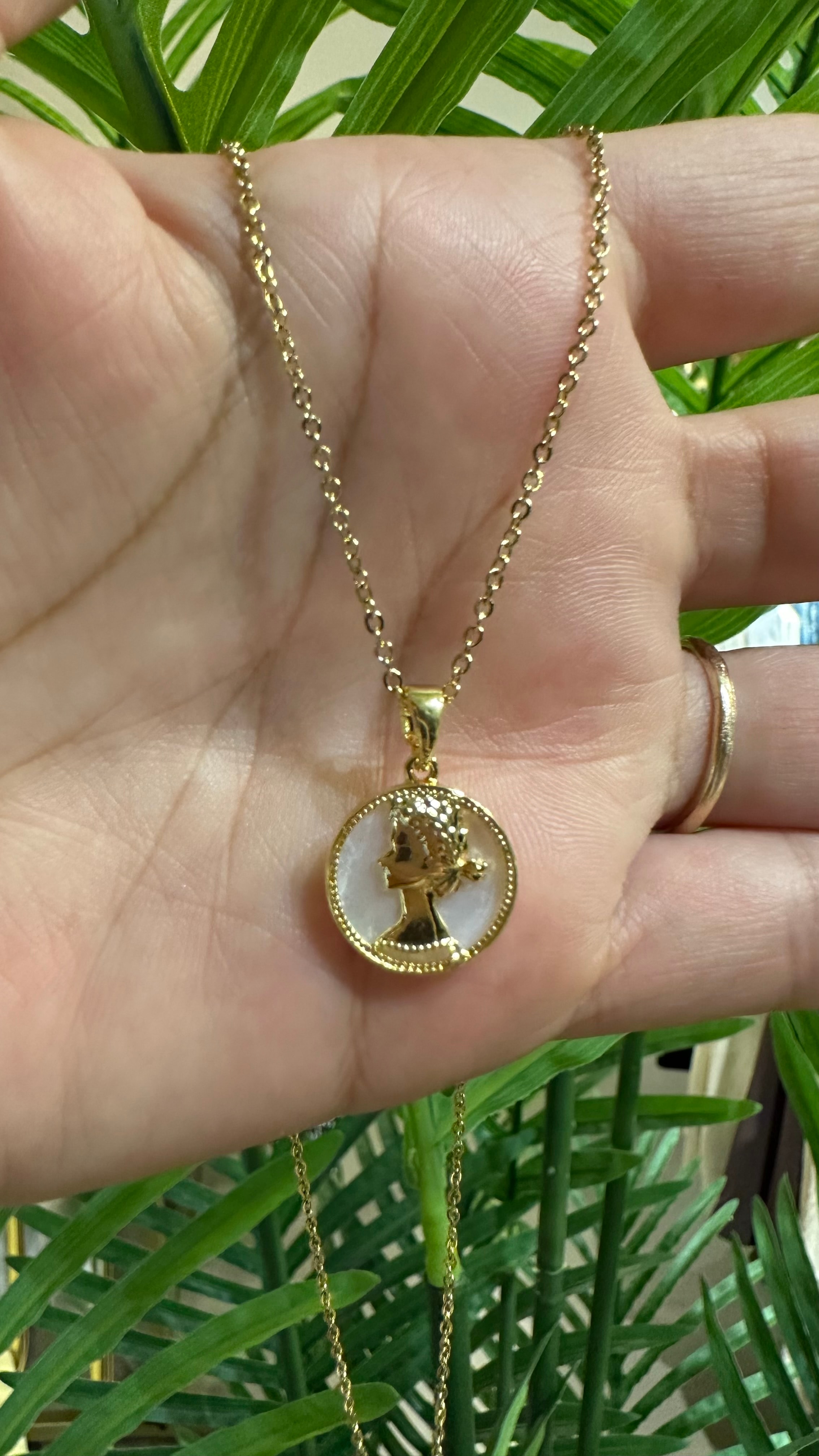 Madalyon Çelik Kolye