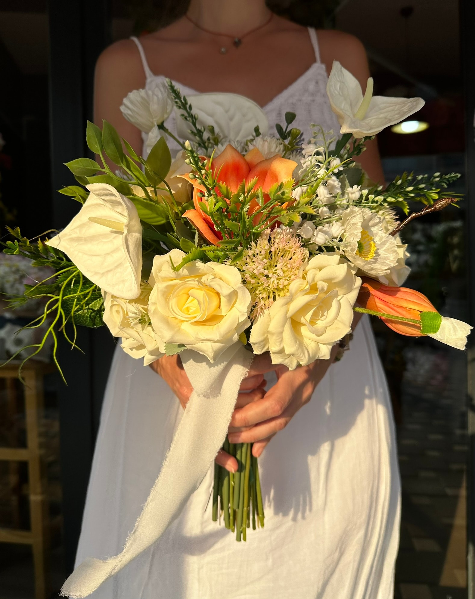 Turuncu Manolya Salaş Gelin Çiçeği