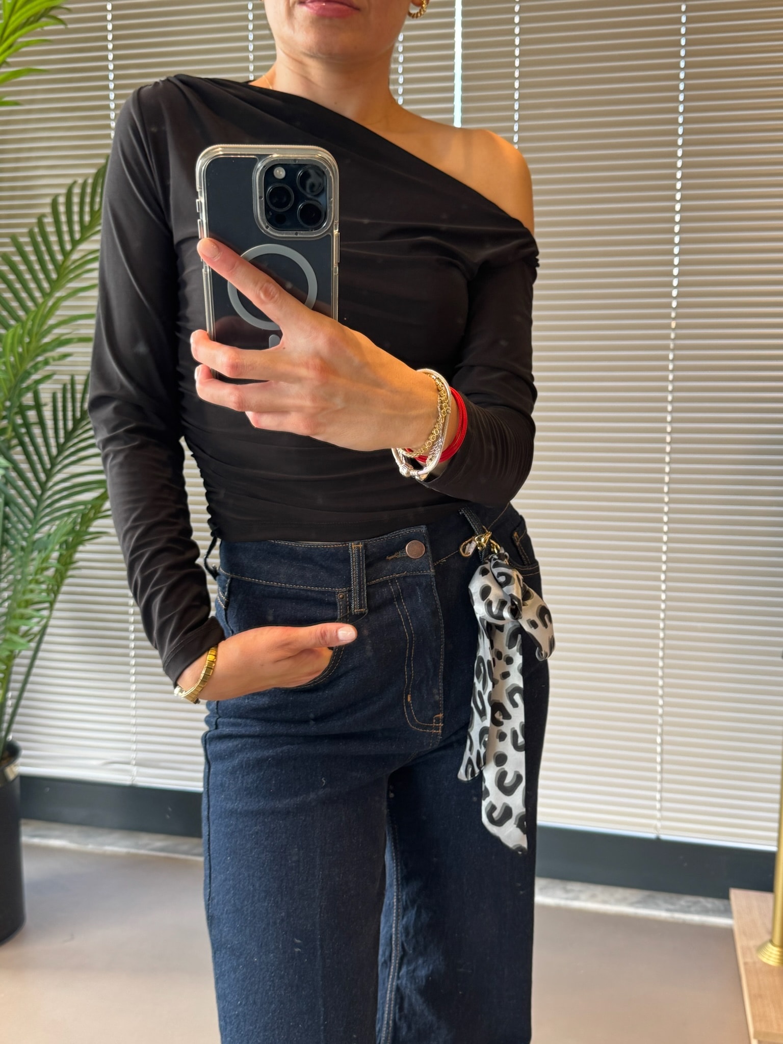 Asimetrik Yaka Muadil Marka Body - siyah