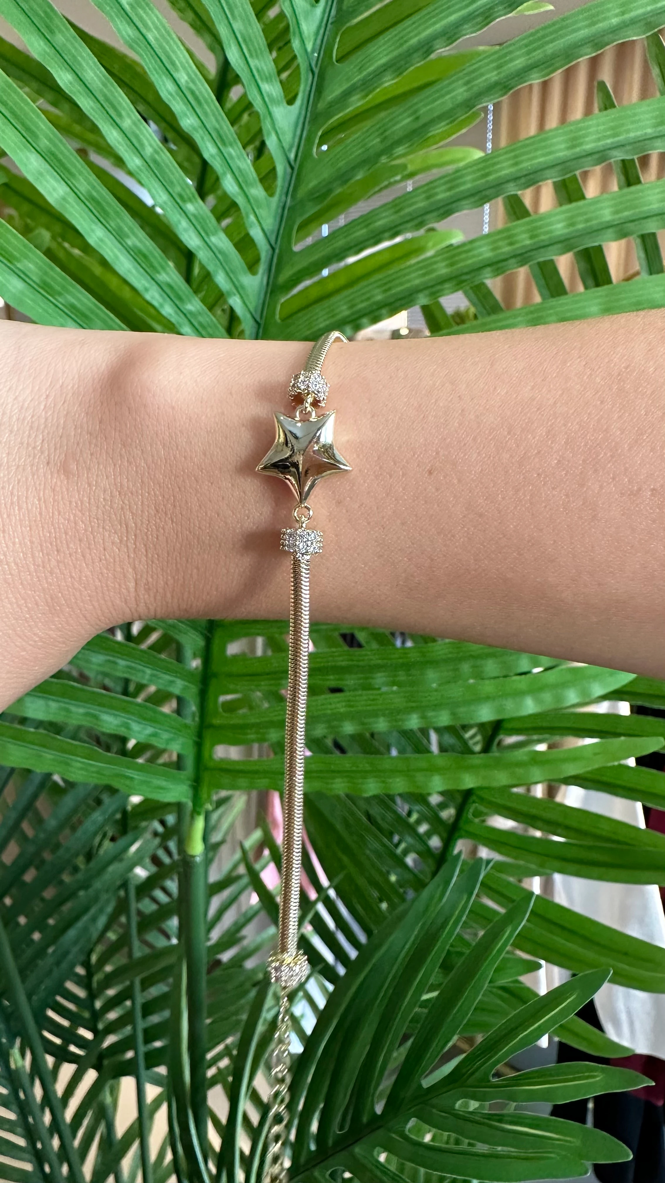 Marka Model Yıldız Motif Bileklik-Gold