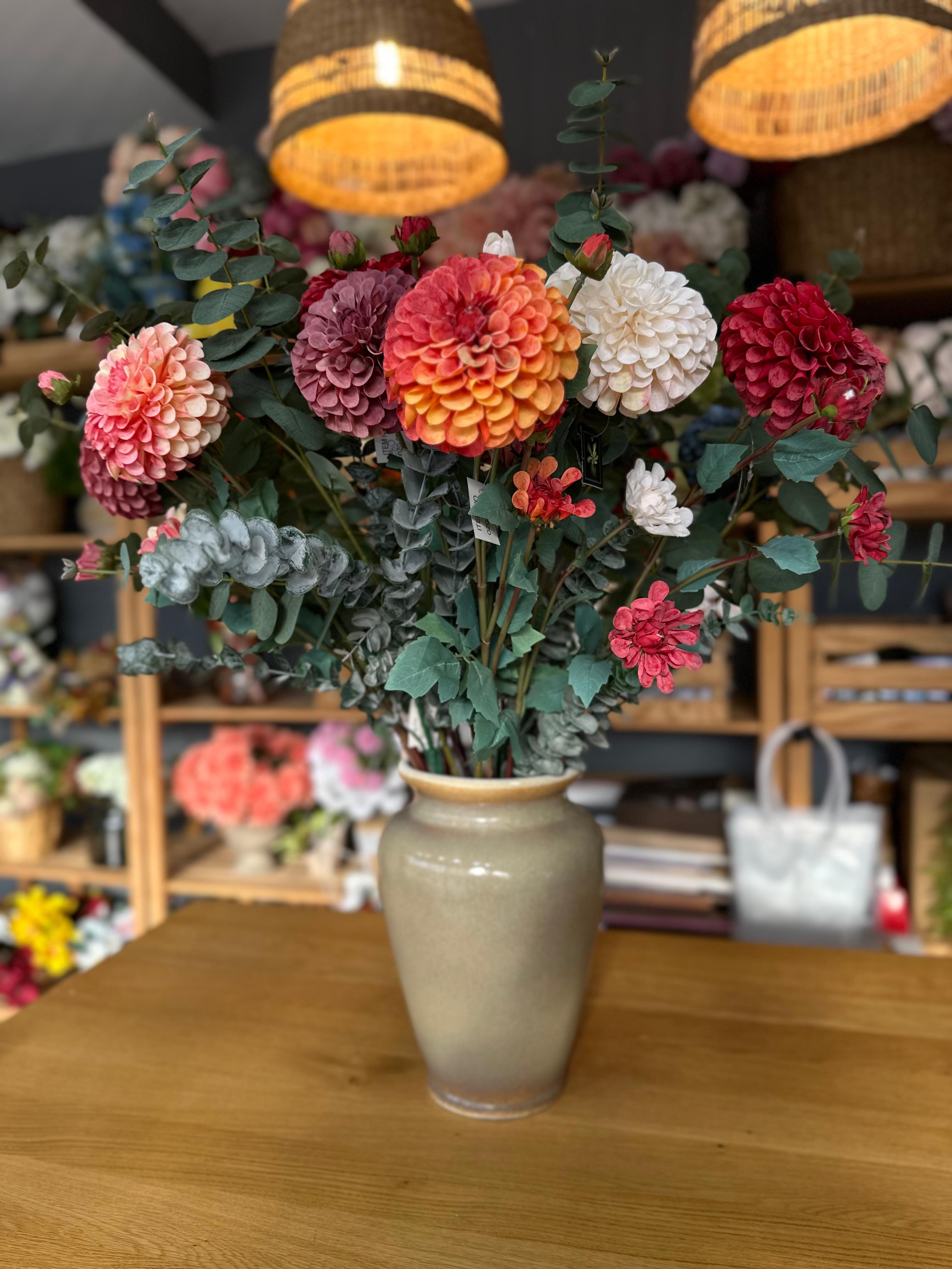 Dahlia Yıldız Çiçeği  - Beyaz