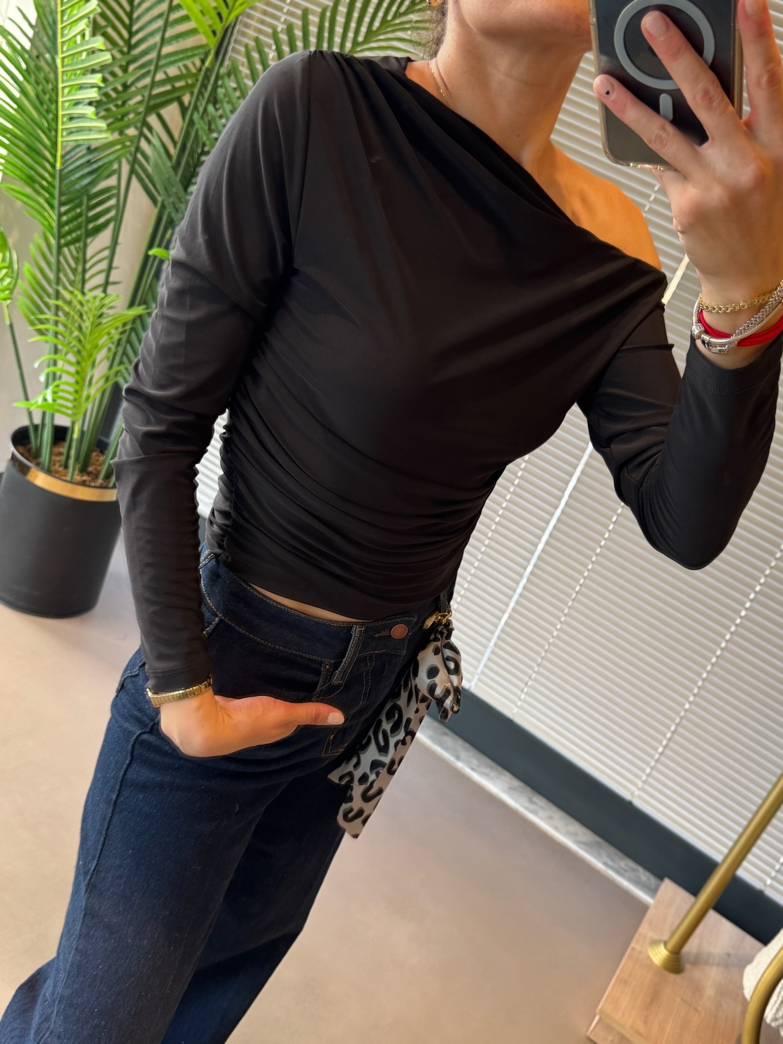 Asimetrik Yaka Muadil Marka Body