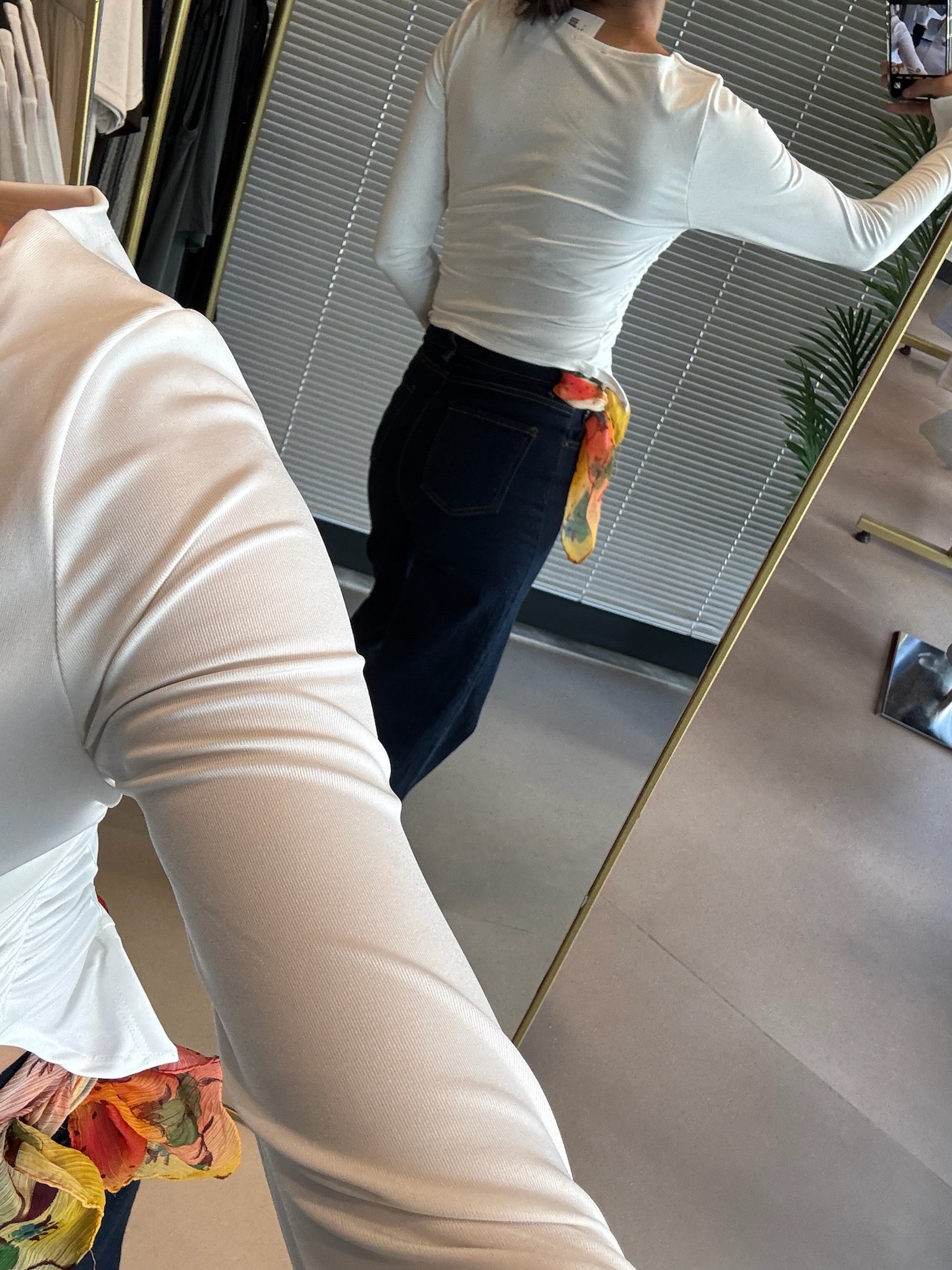 Asimetrik Yaka Marka Muadil Body-Açık Ekru