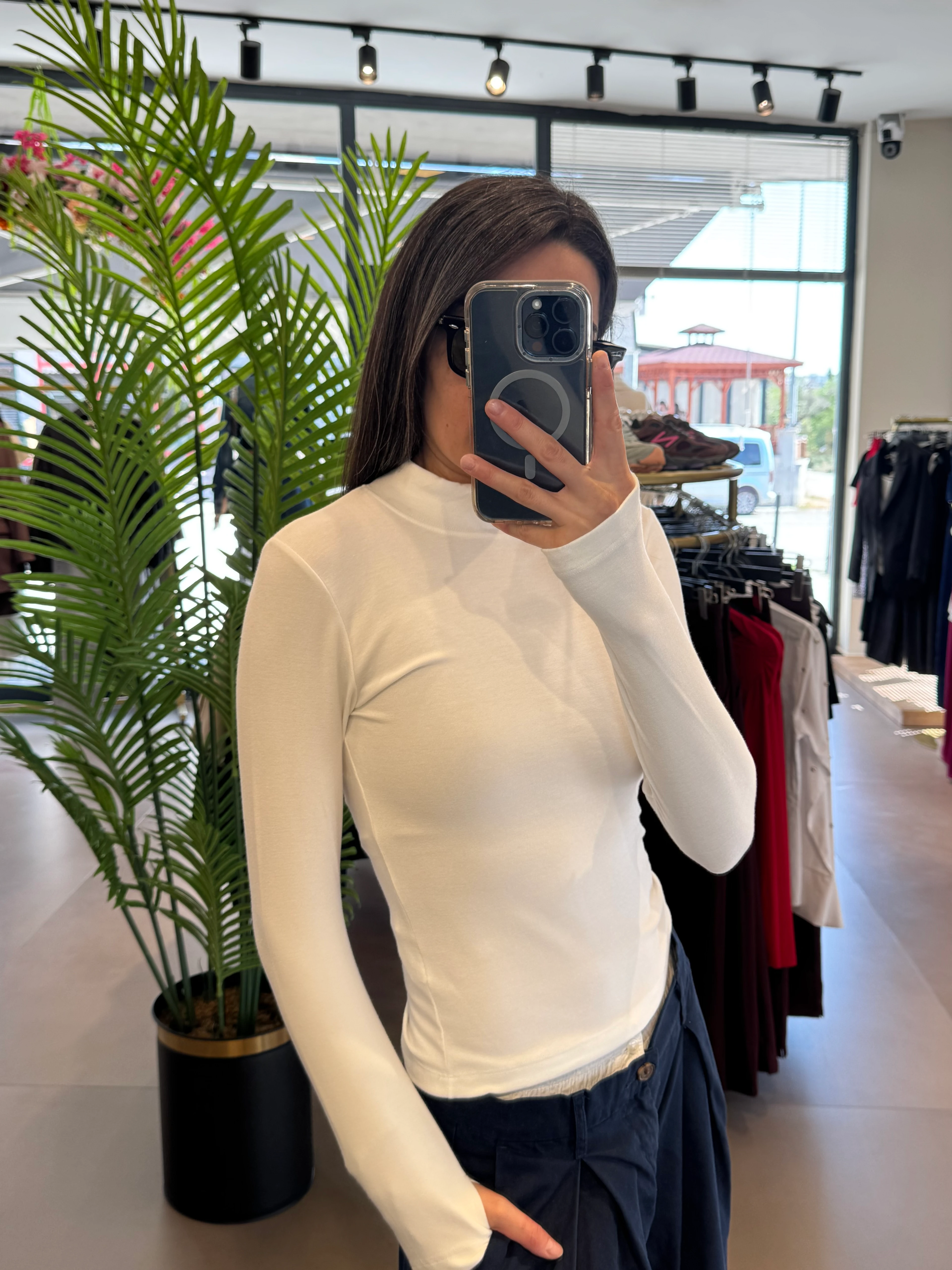 Çilek Kumaş Parmak Geçmeli Body-Yarım balıkçı - Ekru