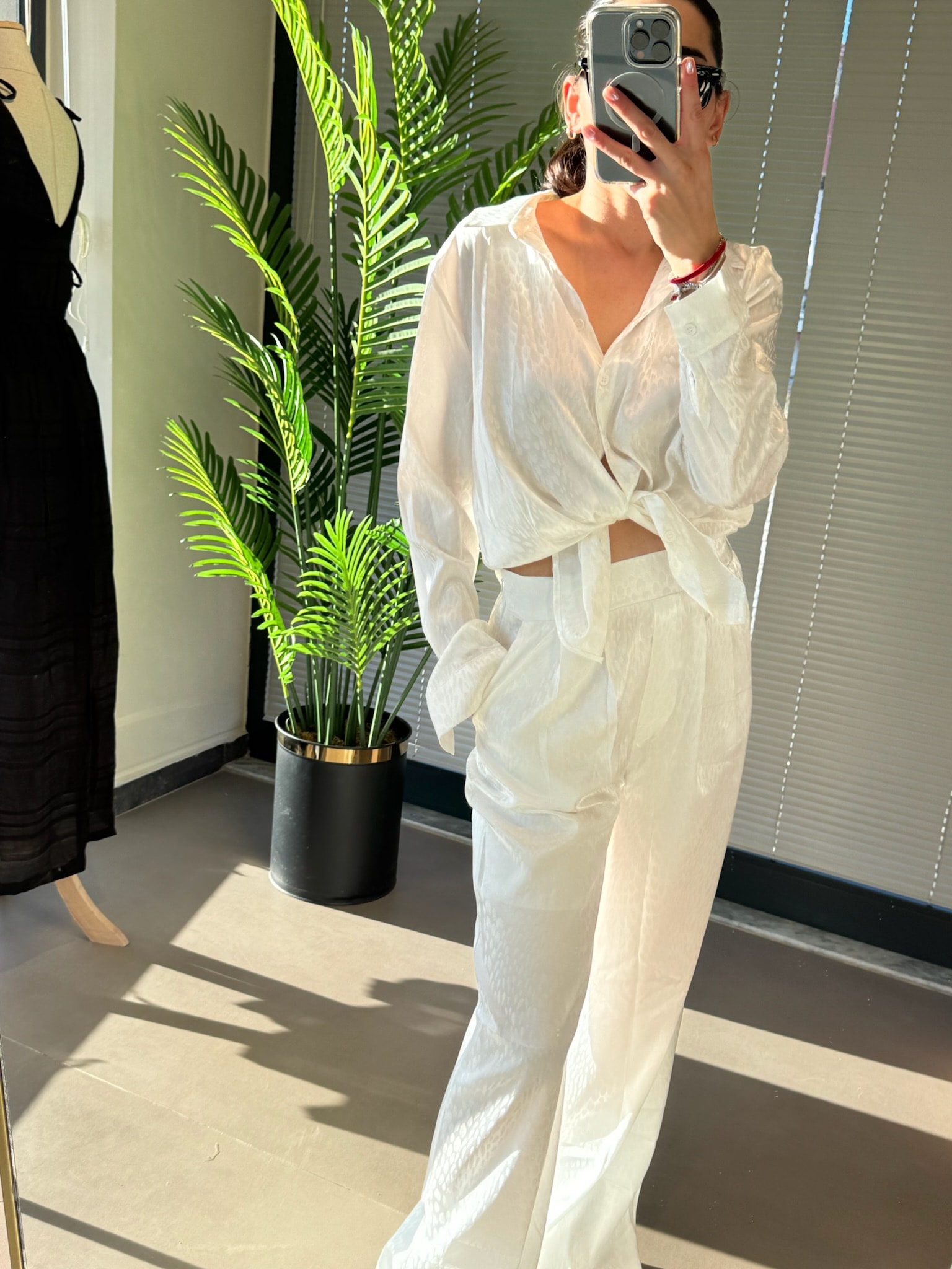 Desenli Saten Gömlek-Beyaz