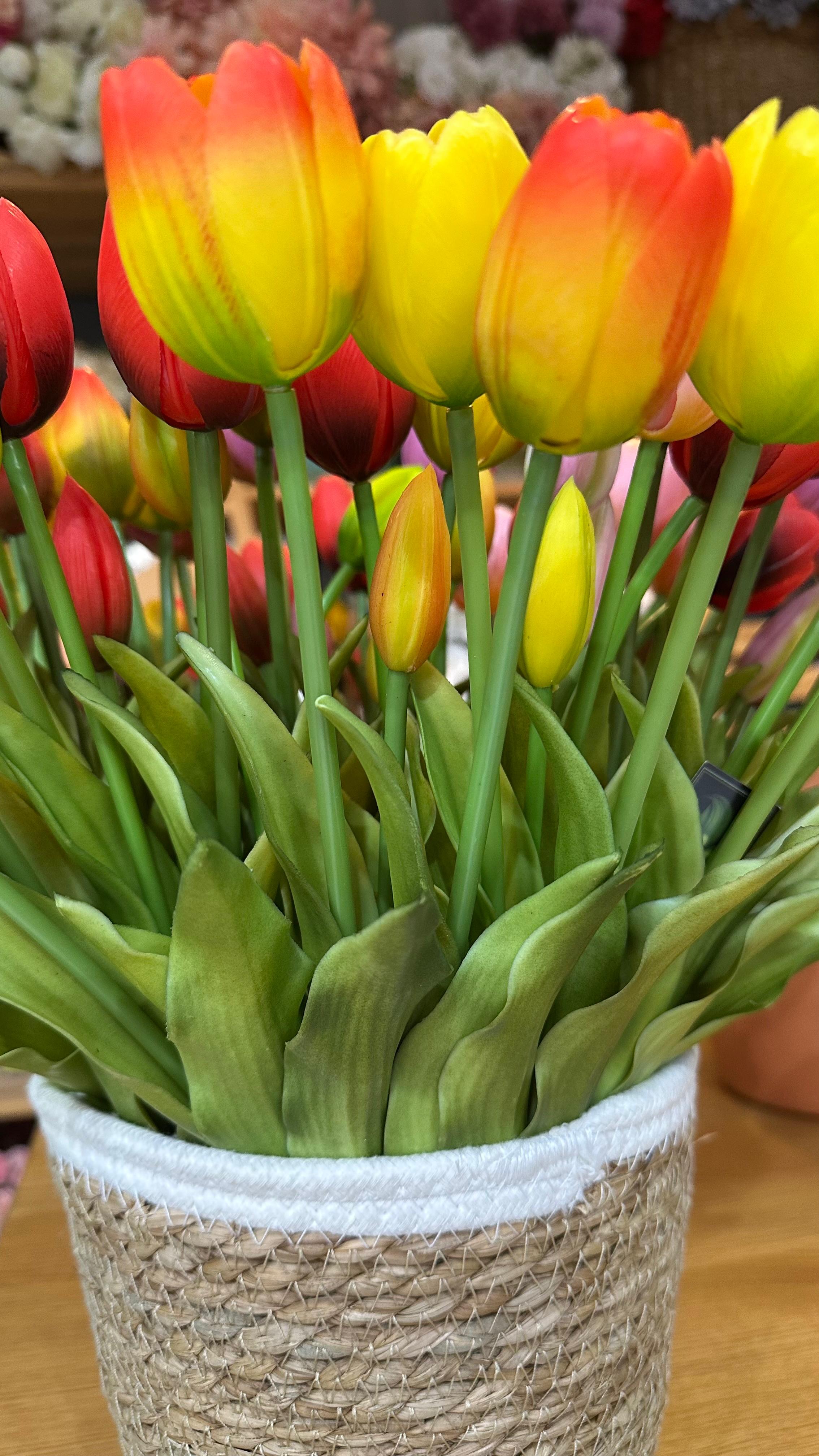 Gerçek Görünümlü Lale Demeti | Premium