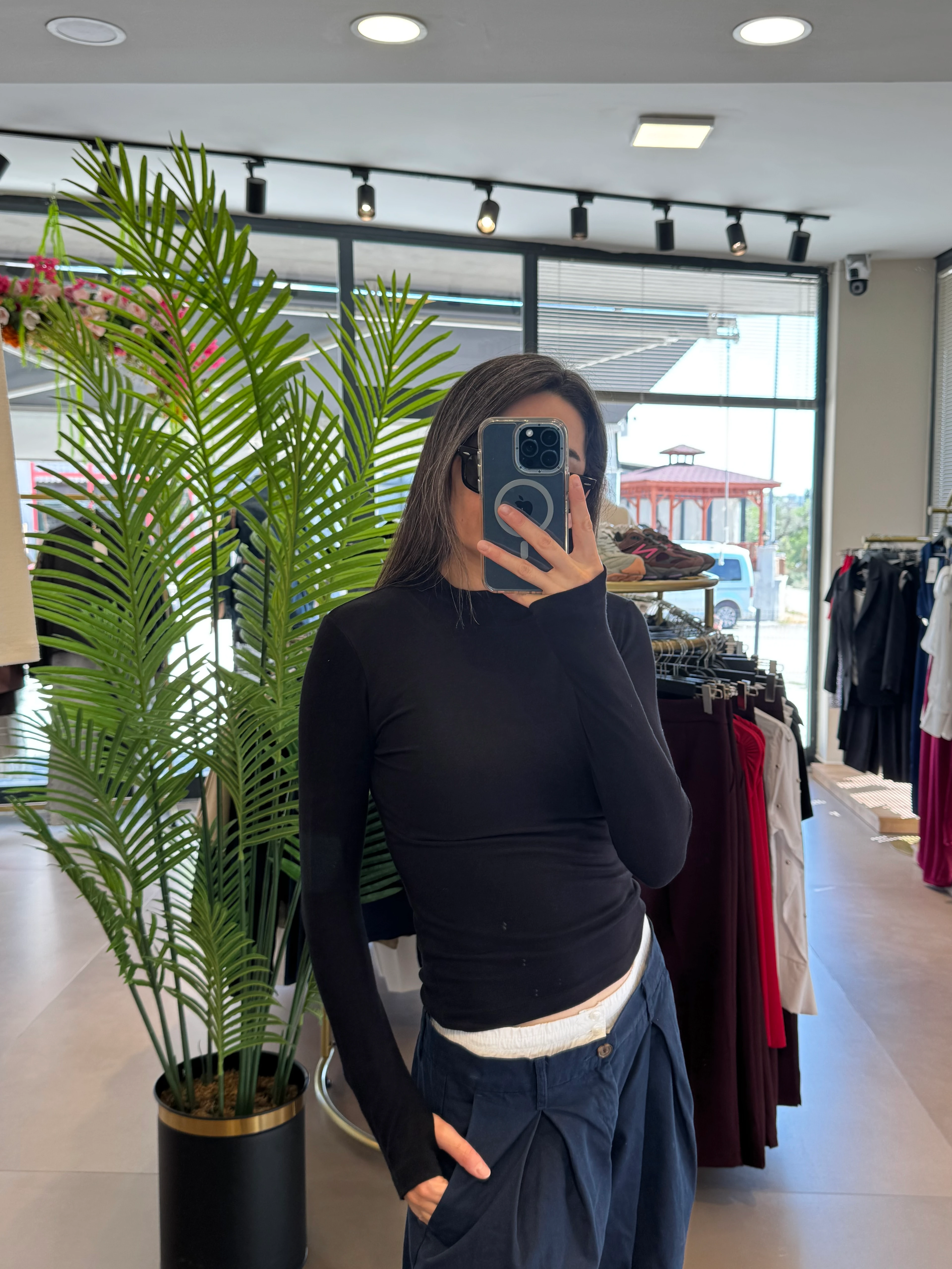 Çilek Kumaş Parmak Geçmeli Body-Yarım balıkçı - siyah