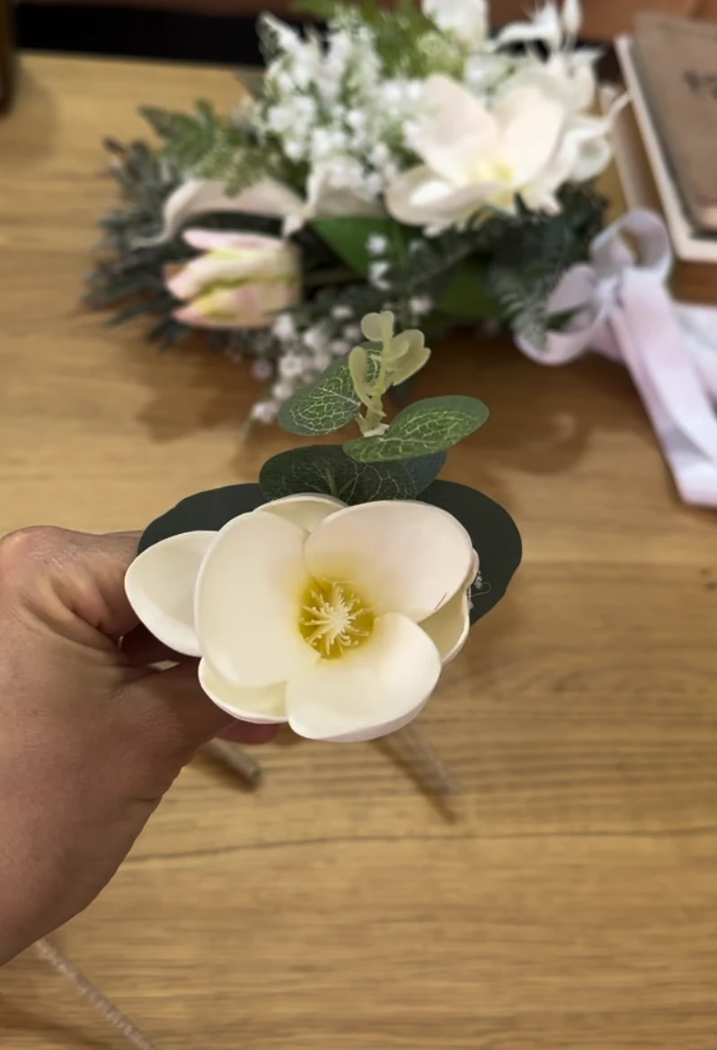 Manolya Yaka Çiçeği | Açıklamayı Okuyunuz