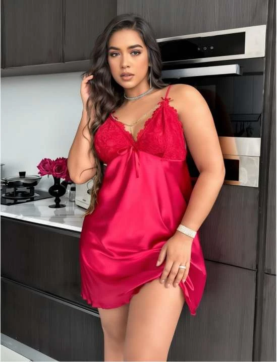 Lovenue Kırmızı Dantel Detaylı Saten Gecelik