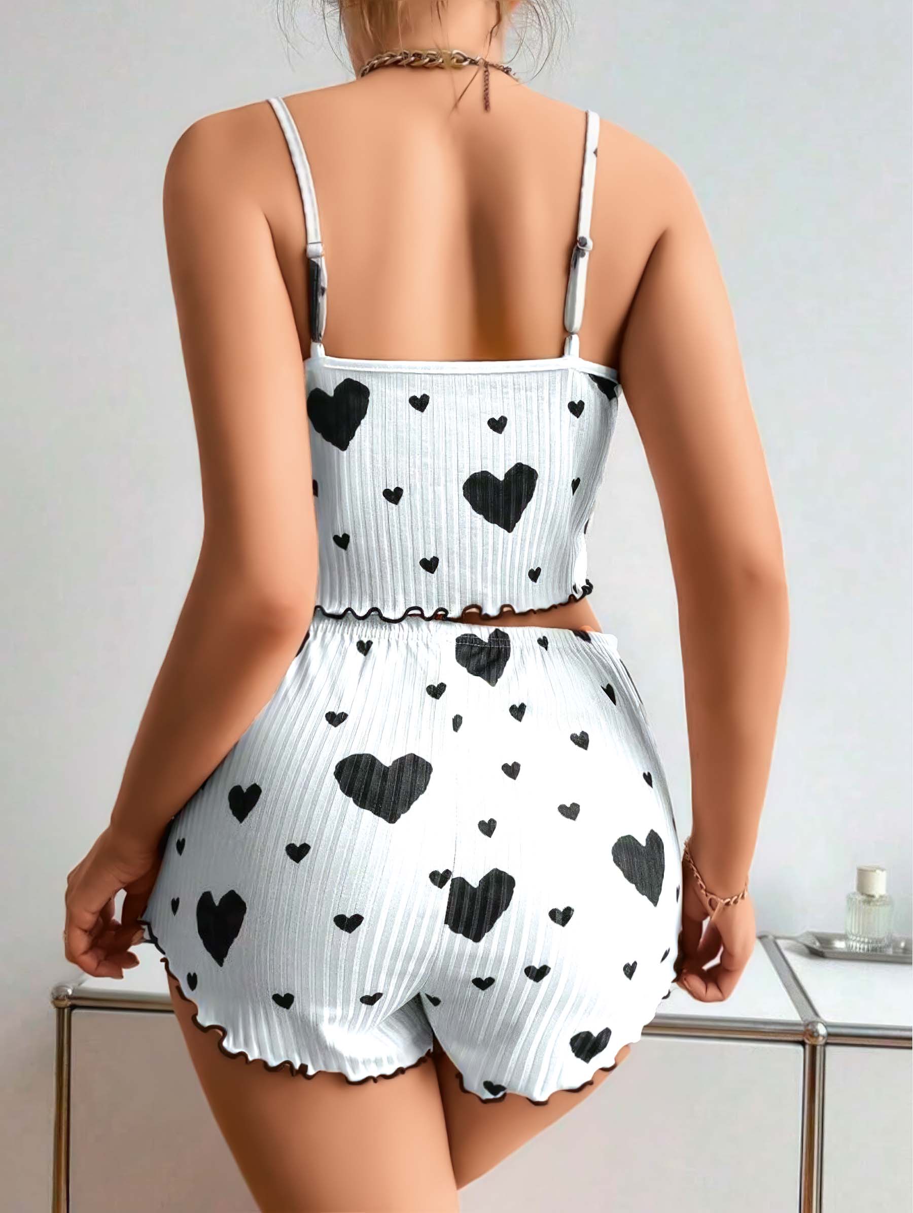 Siyah Kalp Desenli Askılı Şortlu Pijama Takımı