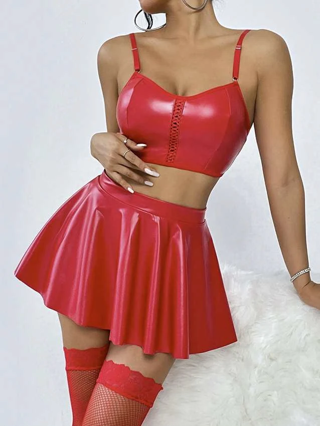 Kırmızı Deri Görünümlü Mini Etek ve Bralet Fantazi Takım – File Çoraplı Seksi Kostüm image