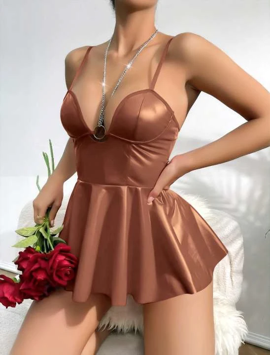 Lovenue Butik Deri Görünümlü Kemer Detaylı Kahverengi Fantazi Gecelik Takımı image