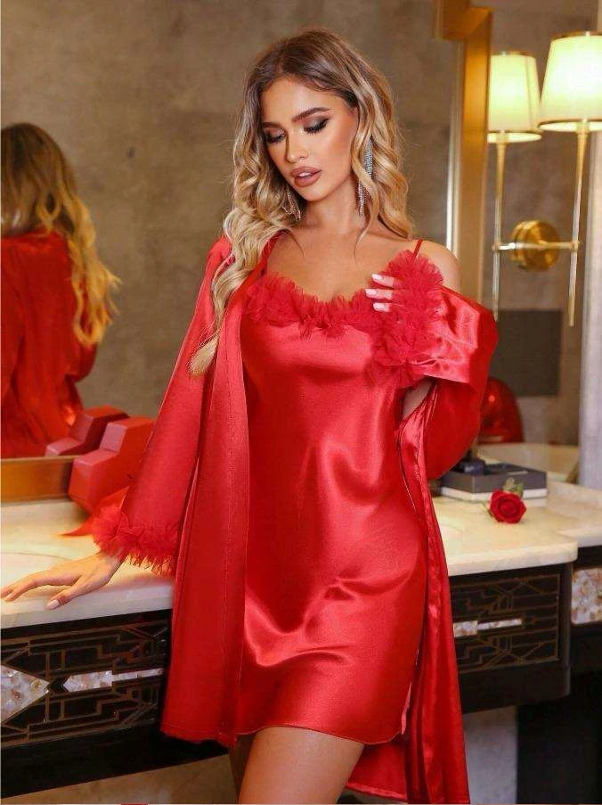 Kırmızı Saten Çiçek Detaylı Gecelik Sabahlık Seti