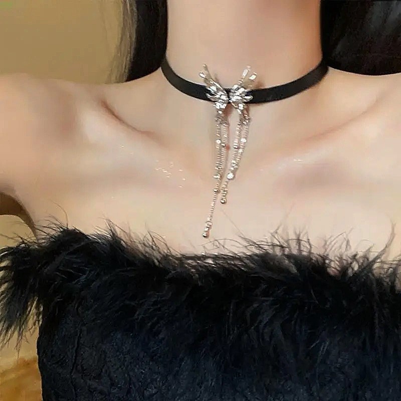 Black butterfly choker