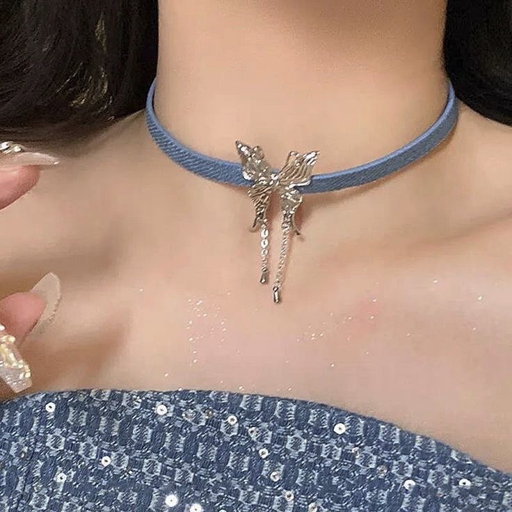 Blue choker