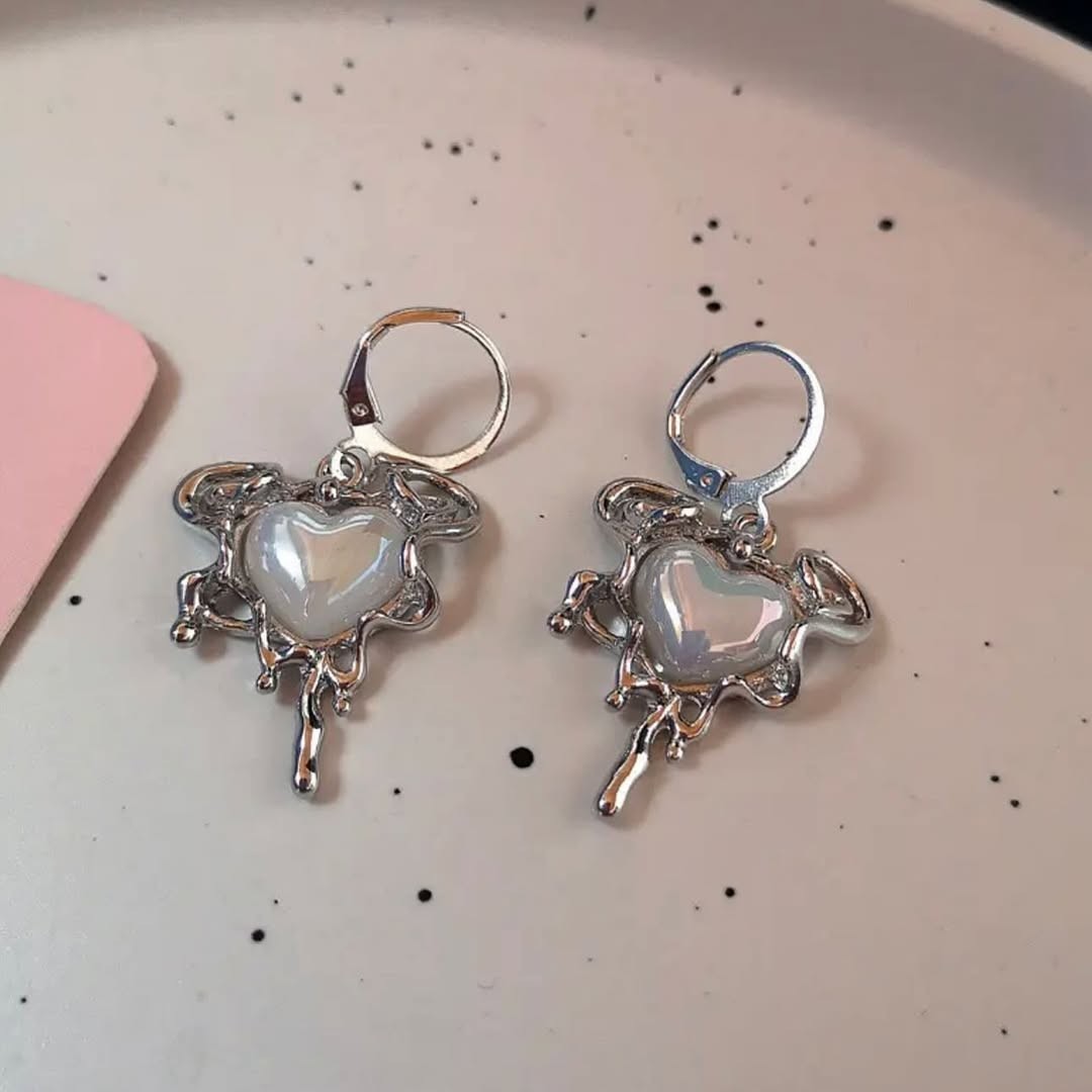 Vintage heart earring