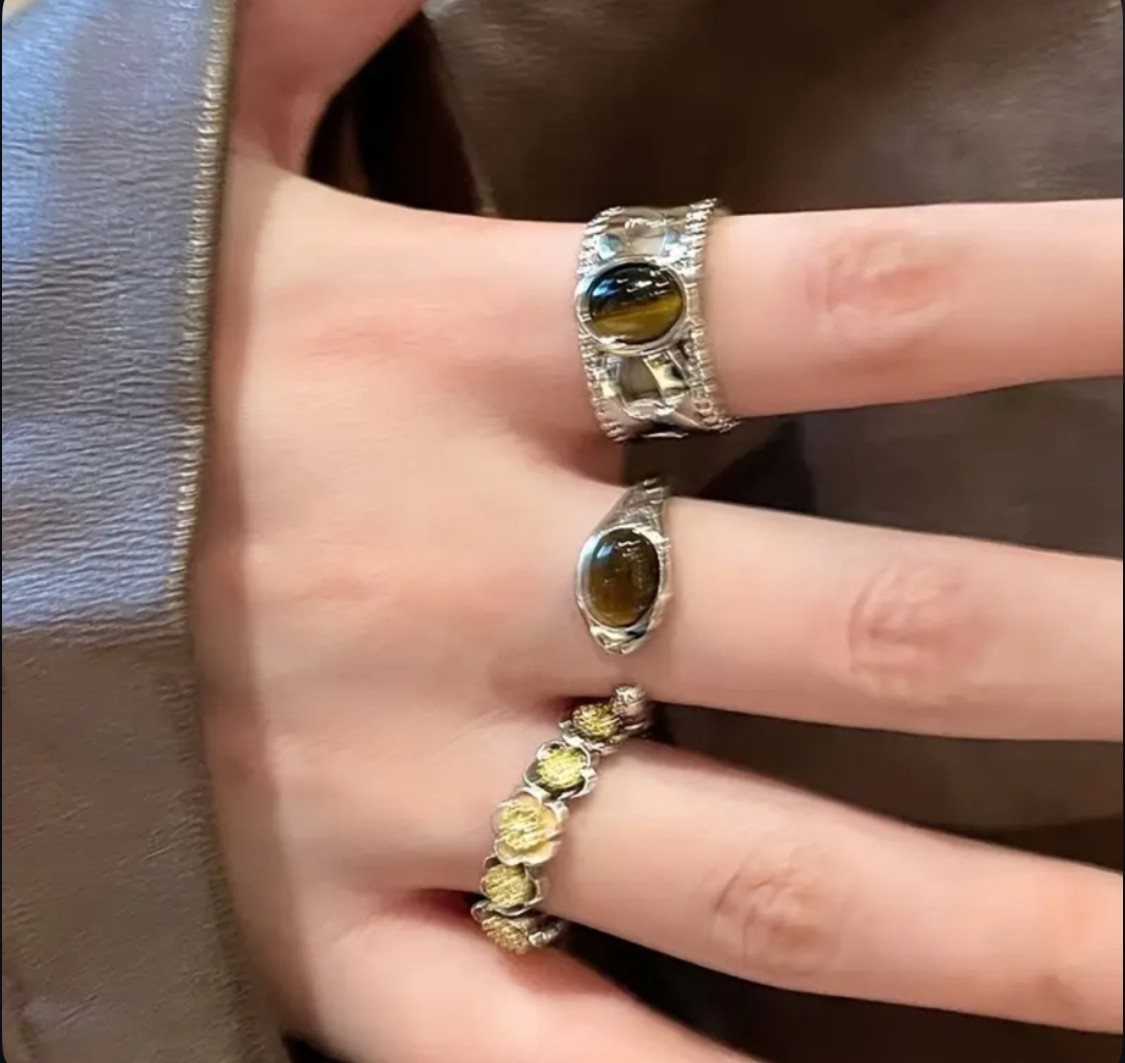 Vintage flower ring set