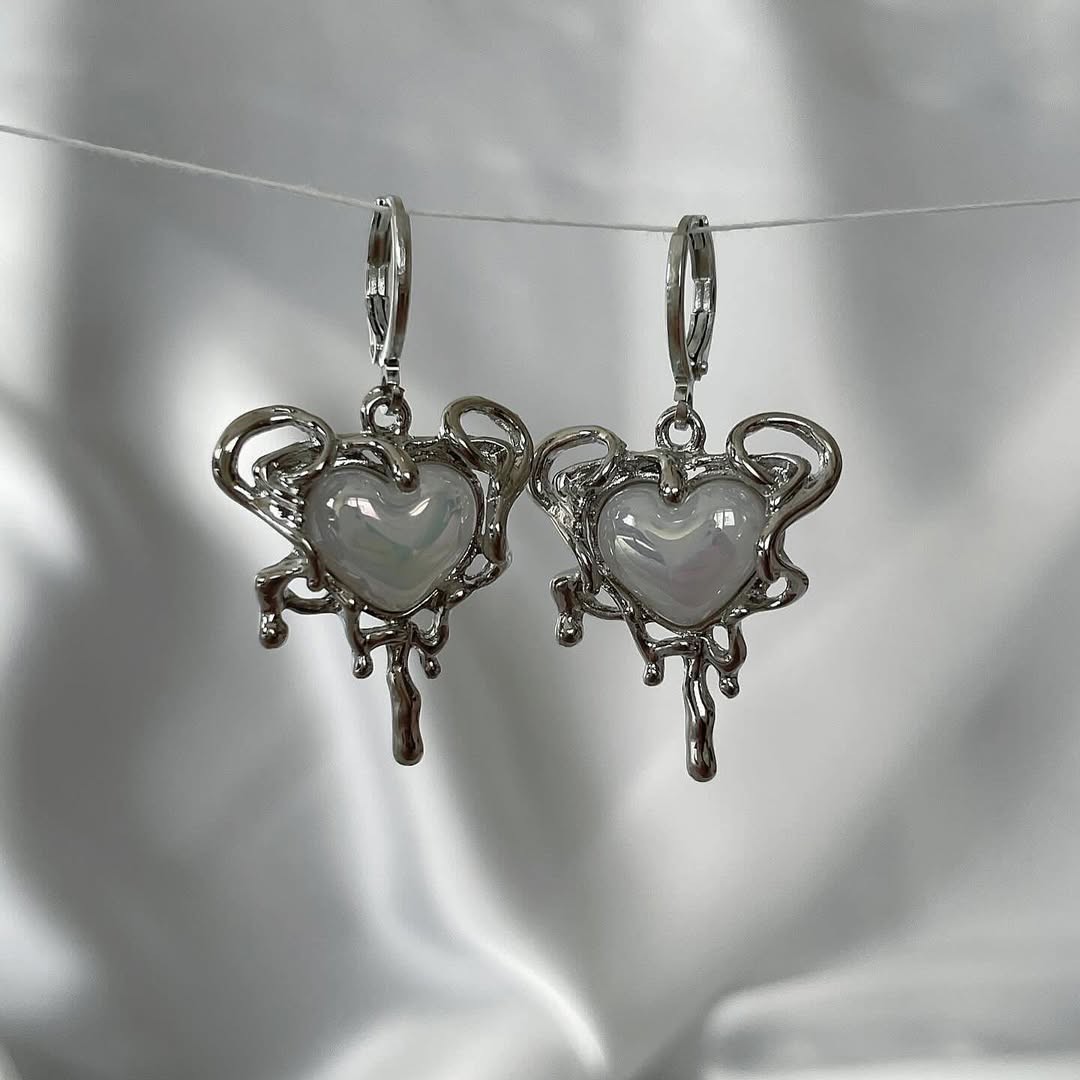 Vintage heart earring
