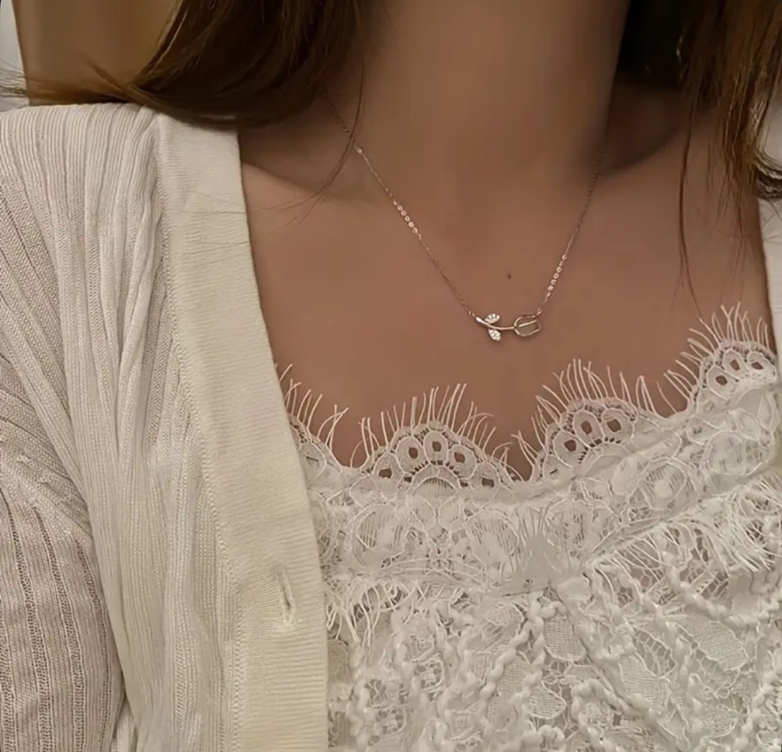 Rose necklace