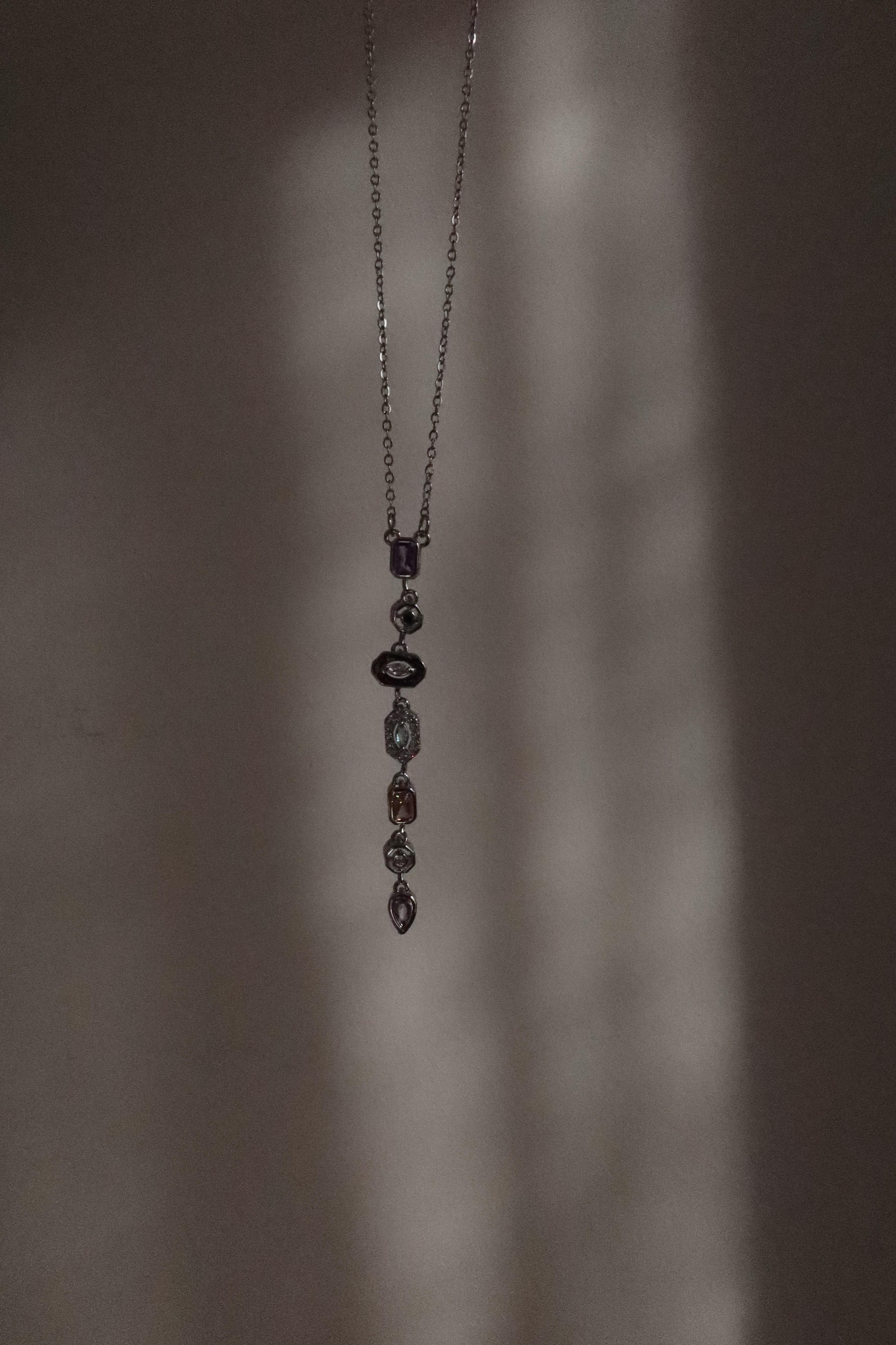 Silver stone y kolye