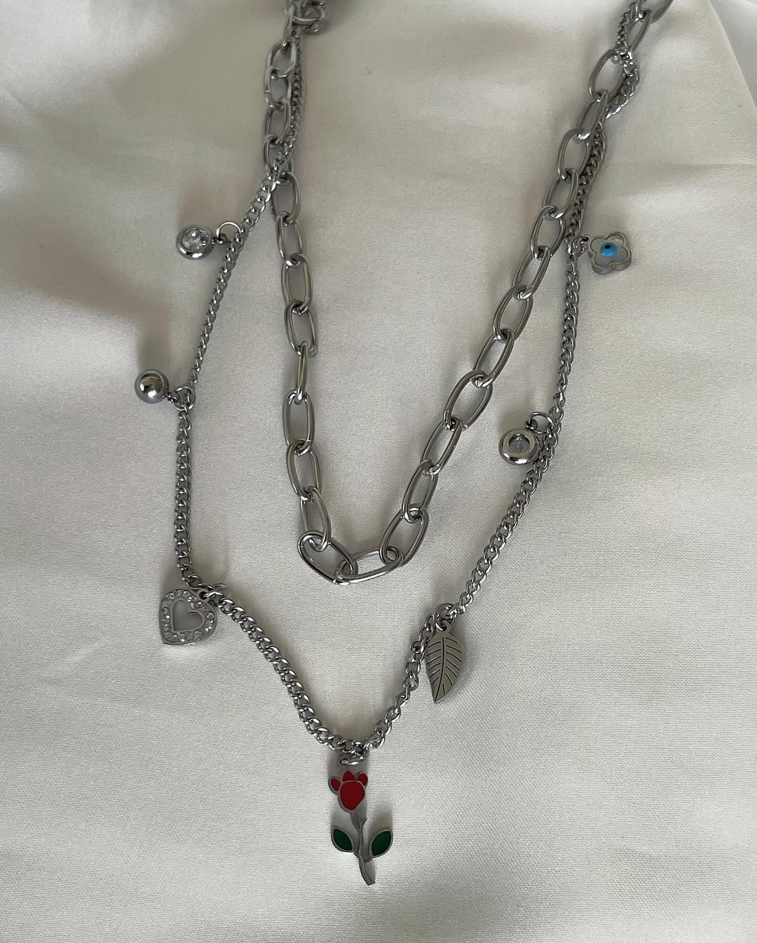 Silver rose necklace