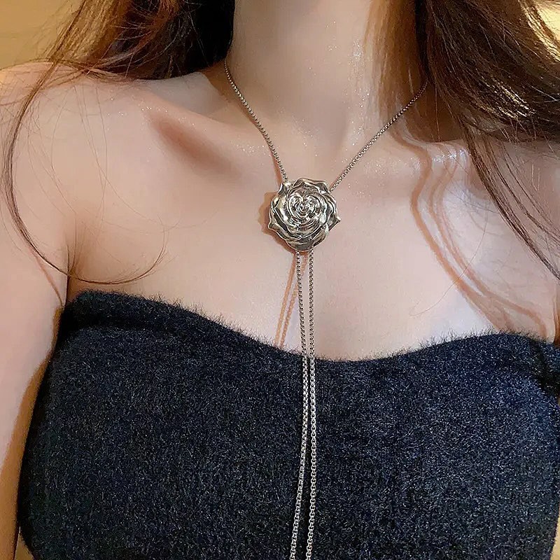 Rose body chain
