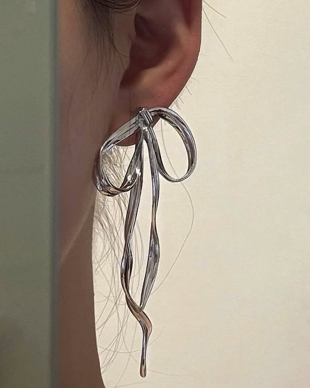 Ribbon earrings