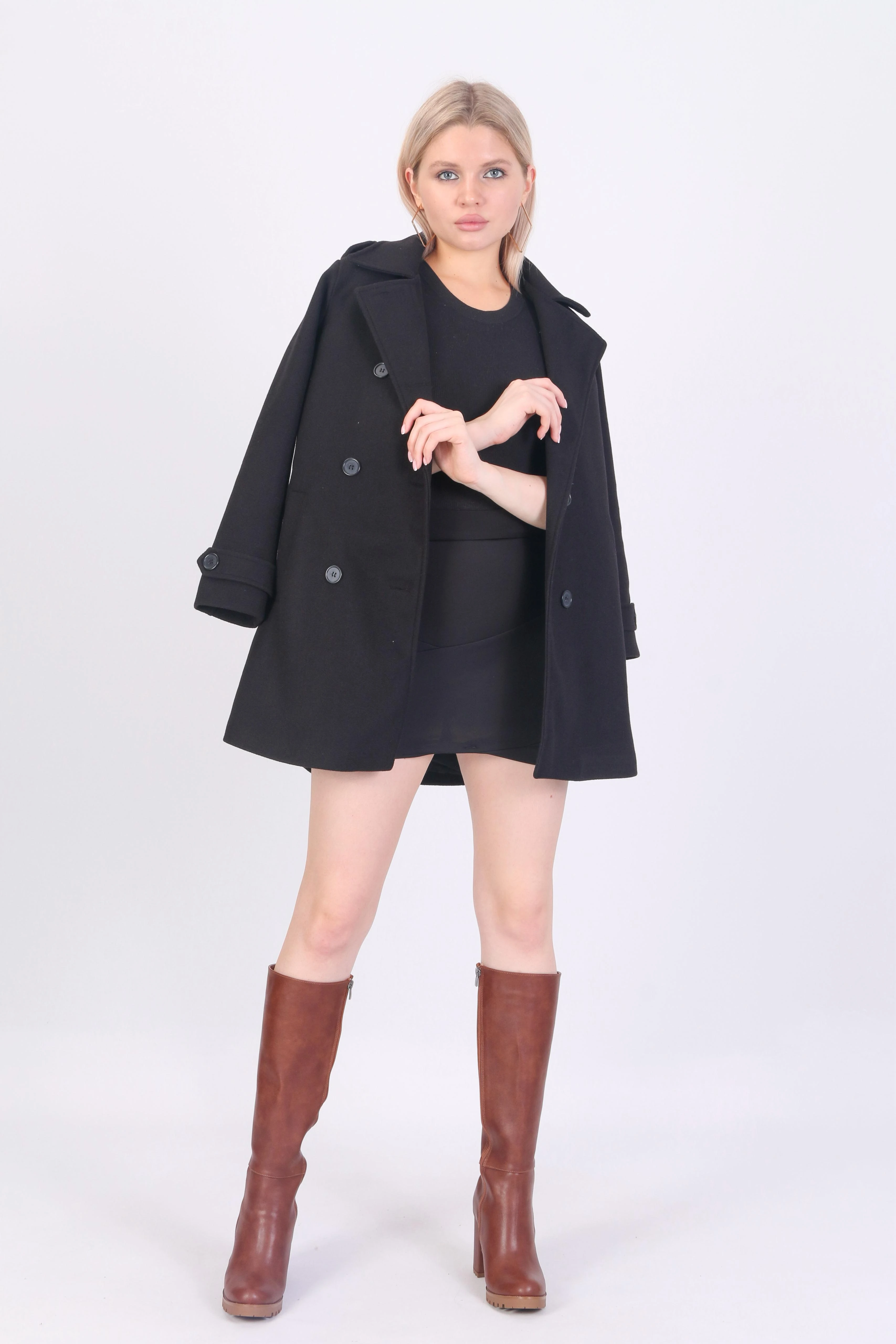 Düğme Detaylı Kemerli Kaşe Kaban