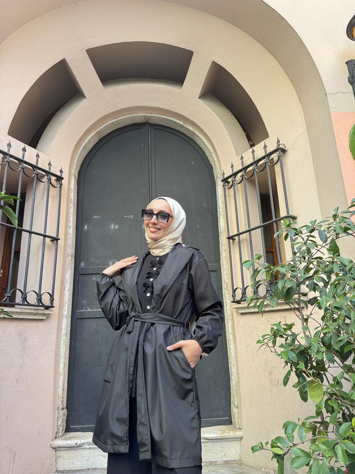 Şıklık ve Konfor Kadın Kuşaklı Trenç - SİYAH