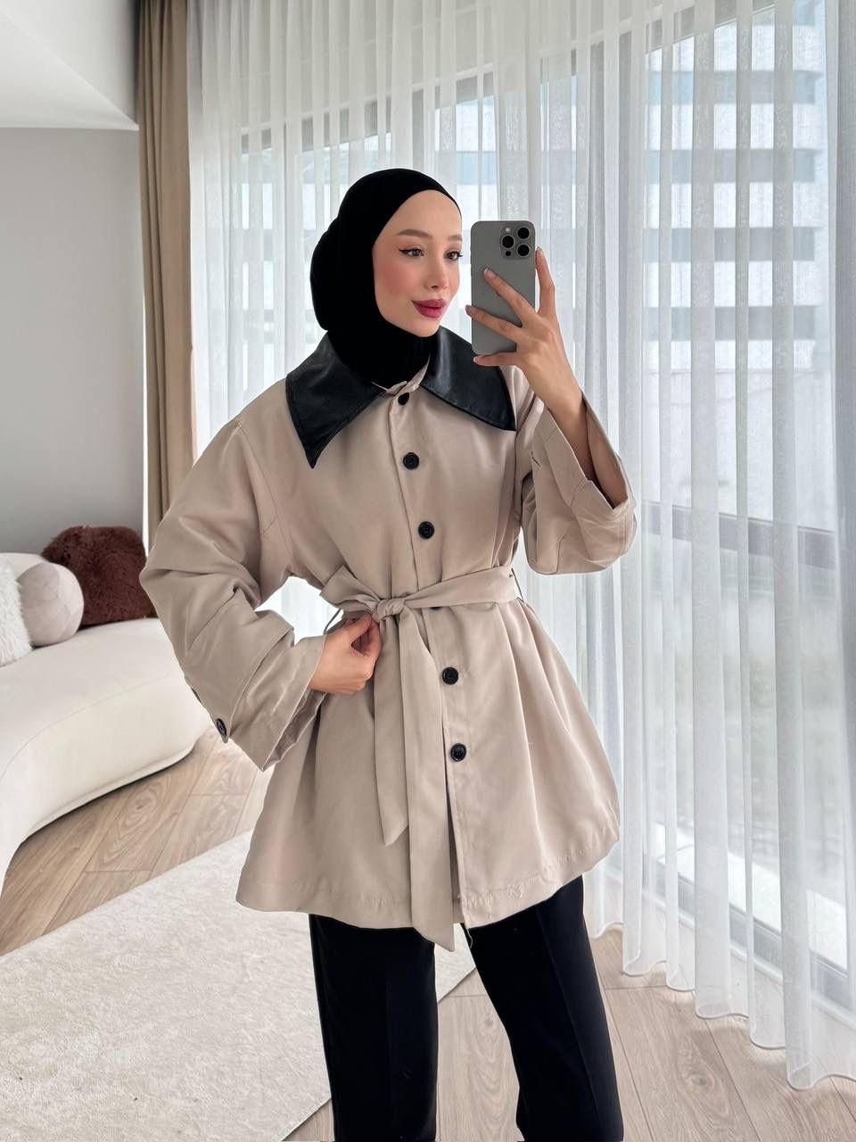 “Kontrast Deri Yaka Detaylı Kuşaklı Trençkot” - TAŞ