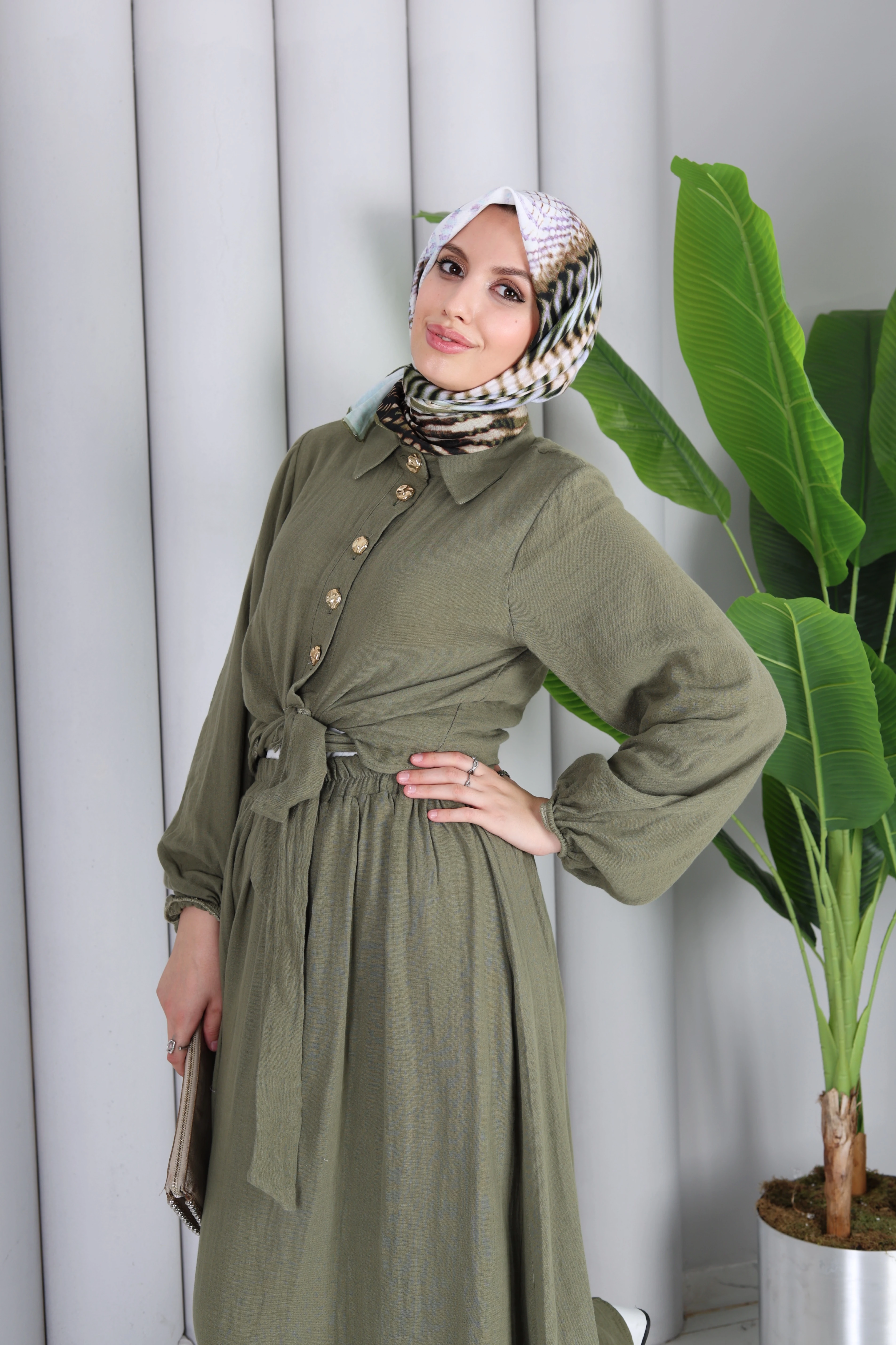 KUŞAKLI DÜĞMELİ TAKIM - HAKİİ