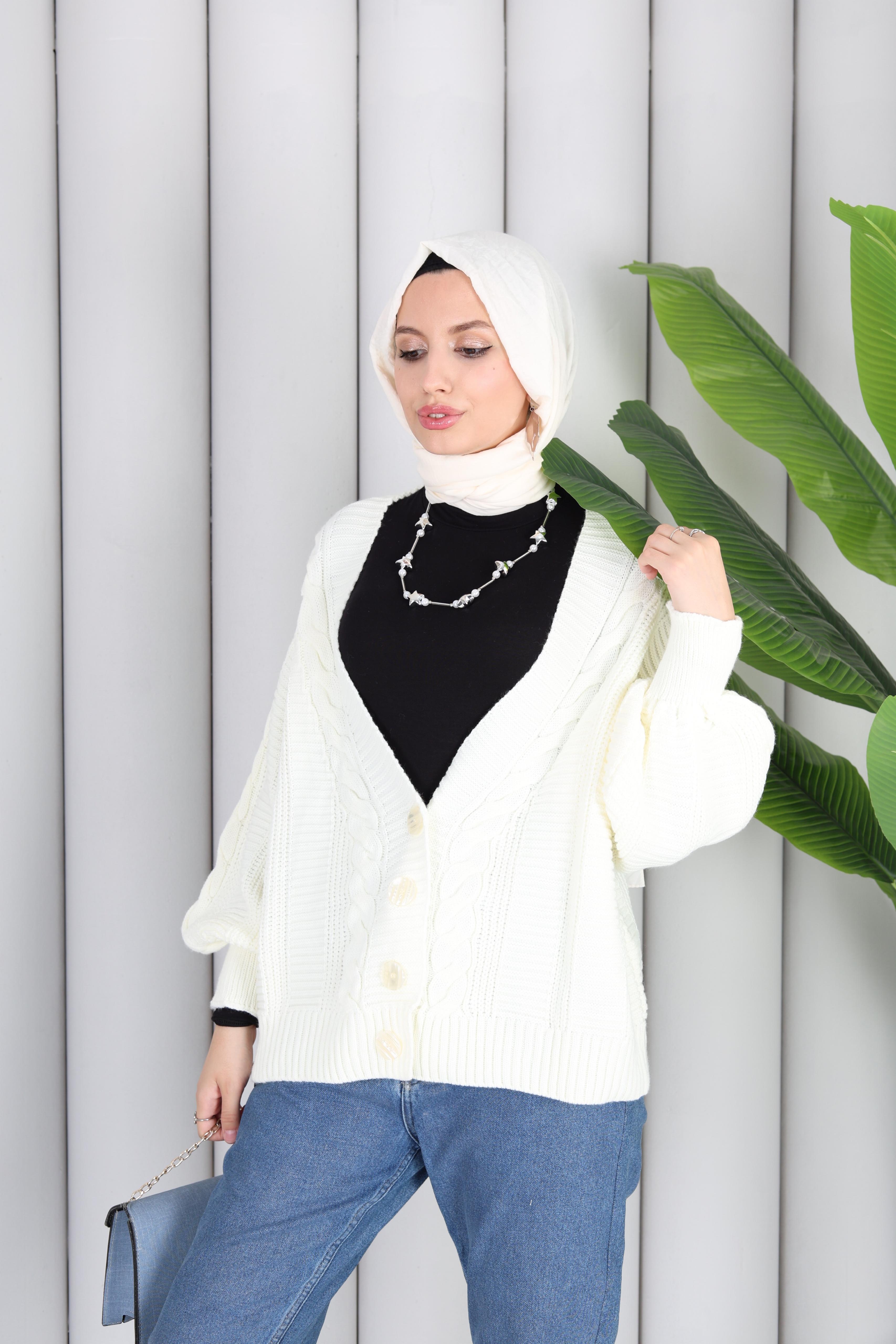 TRİKO ÖNÜ DÜĞMELİ HIRKA - BEYAZ