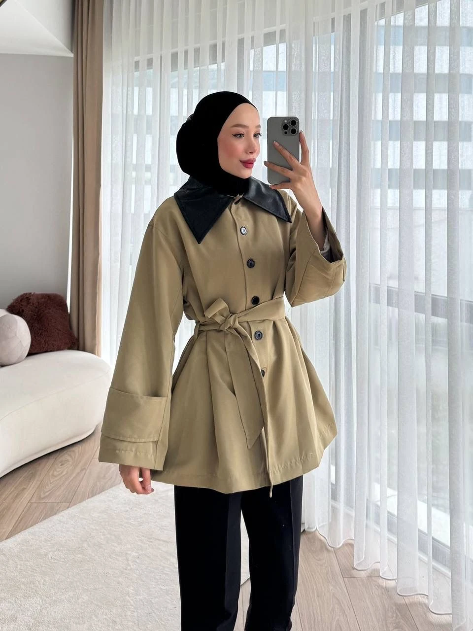 “Kontrast Deri Yaka Detaylı Kuşaklı Trençkot” - KREM