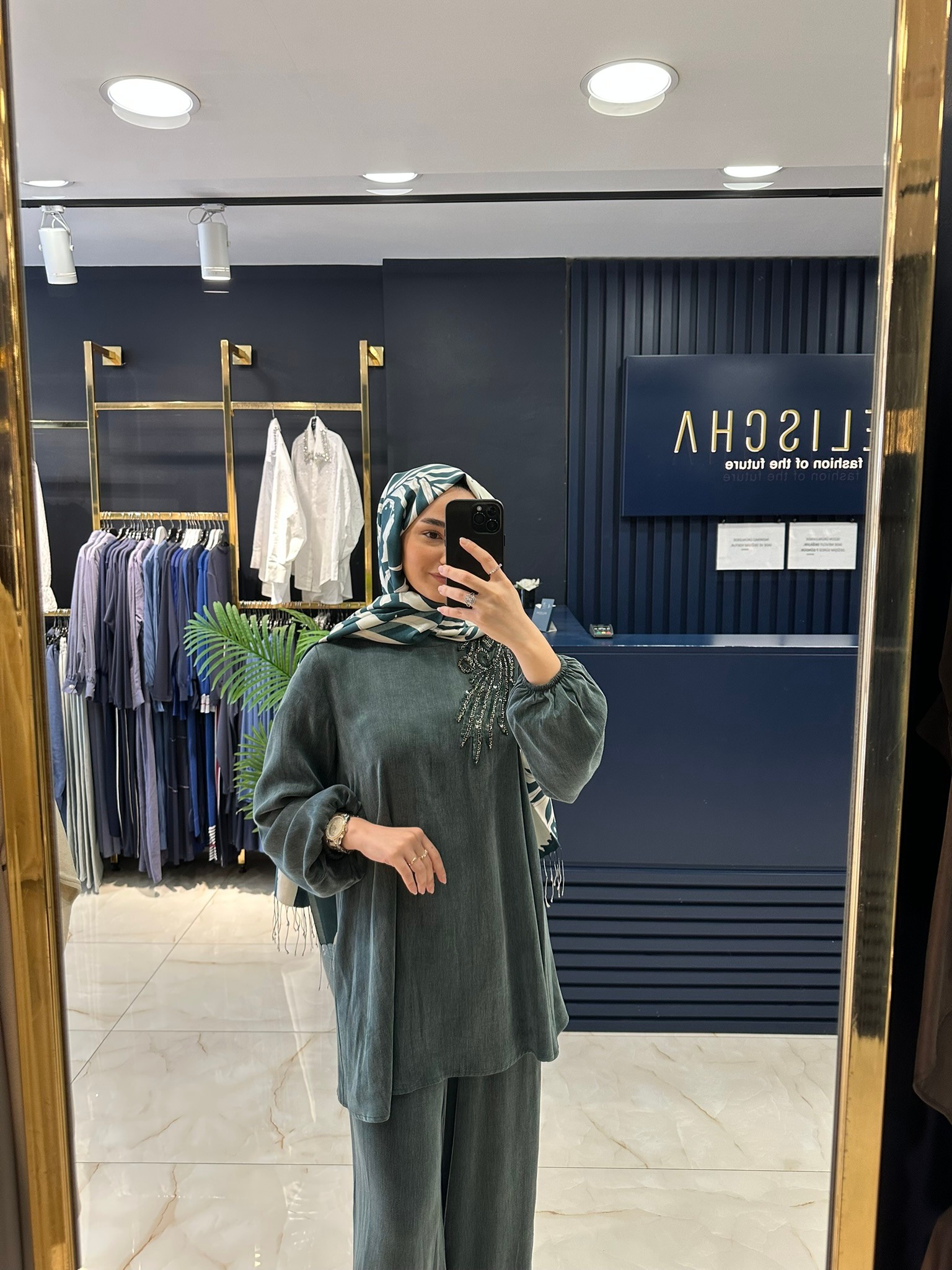 Heddy Omuzu Nakışlı İpek Kupra Pantolonlu Takım 25465