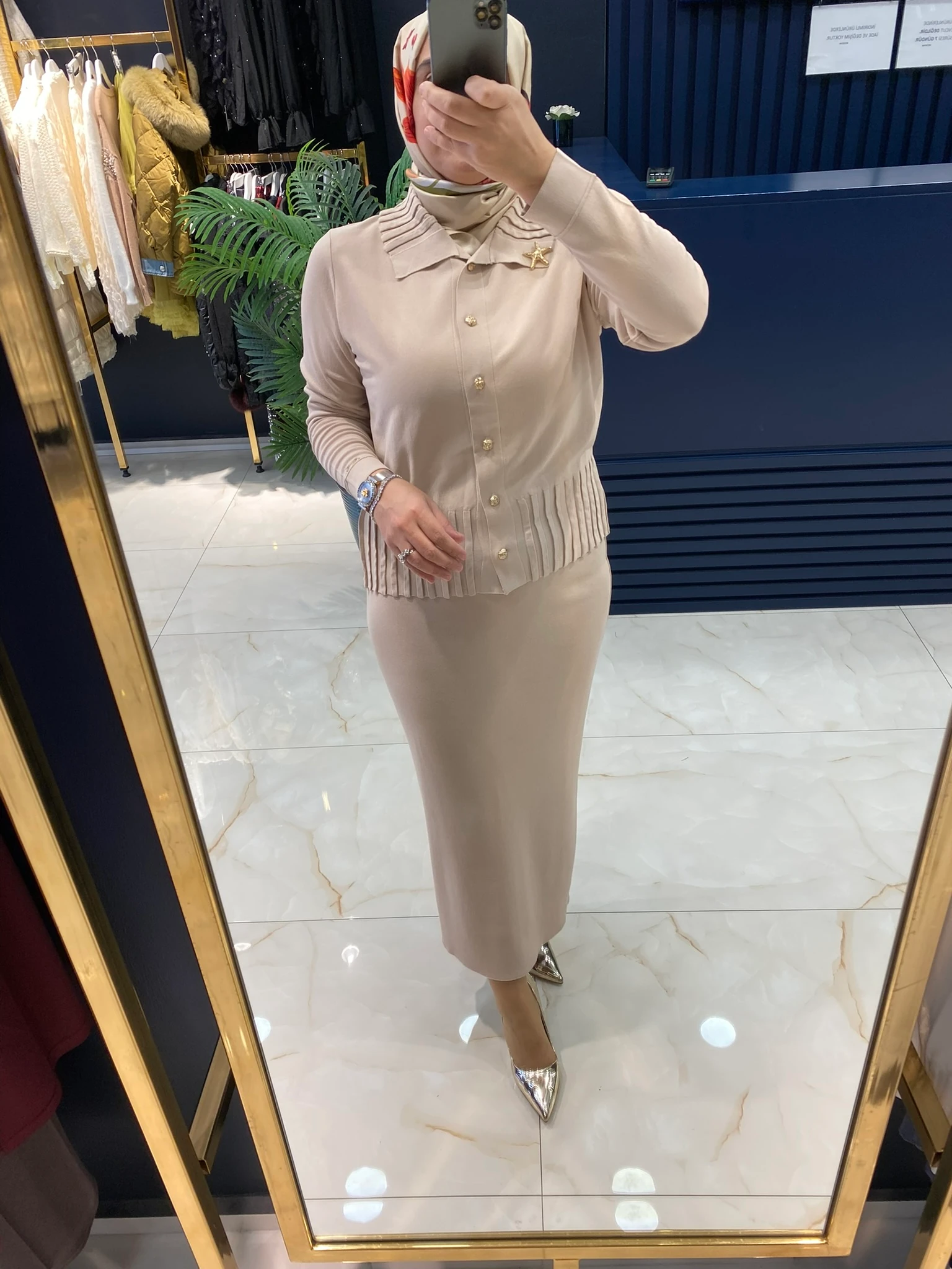 NİLİWİ TRİKO 3063 KISA BROŞLU HIRKA