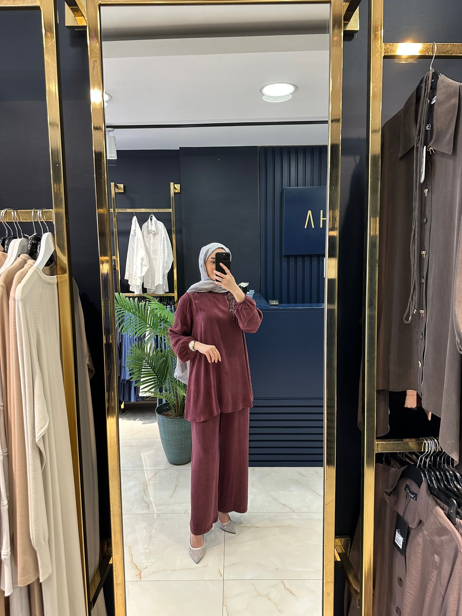Heddy Omuzu Nakışlı İpek Kupra Pantolonlu Takım 25465