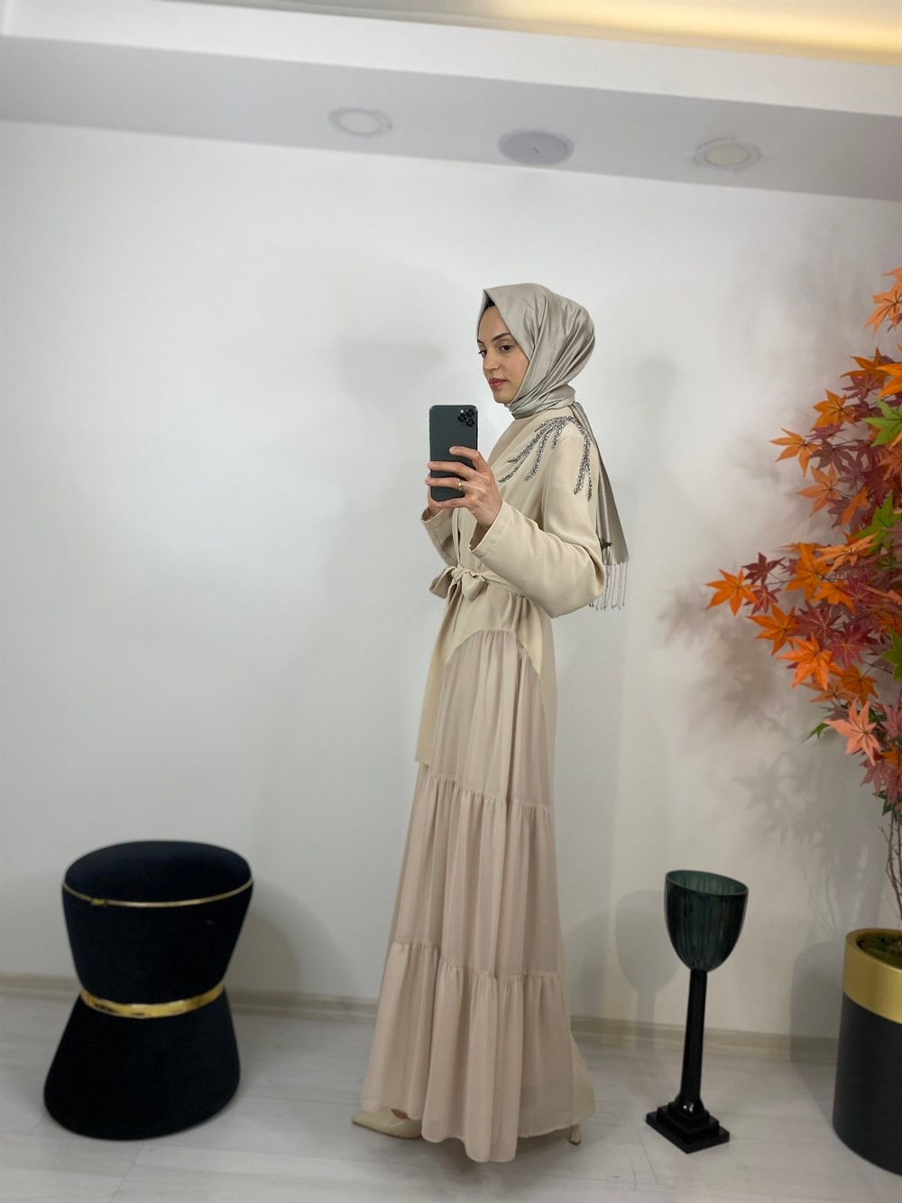 Heddy İç Elbiseli Yakası Taşlı Fırfırlı Abaya 5655-TAŞ