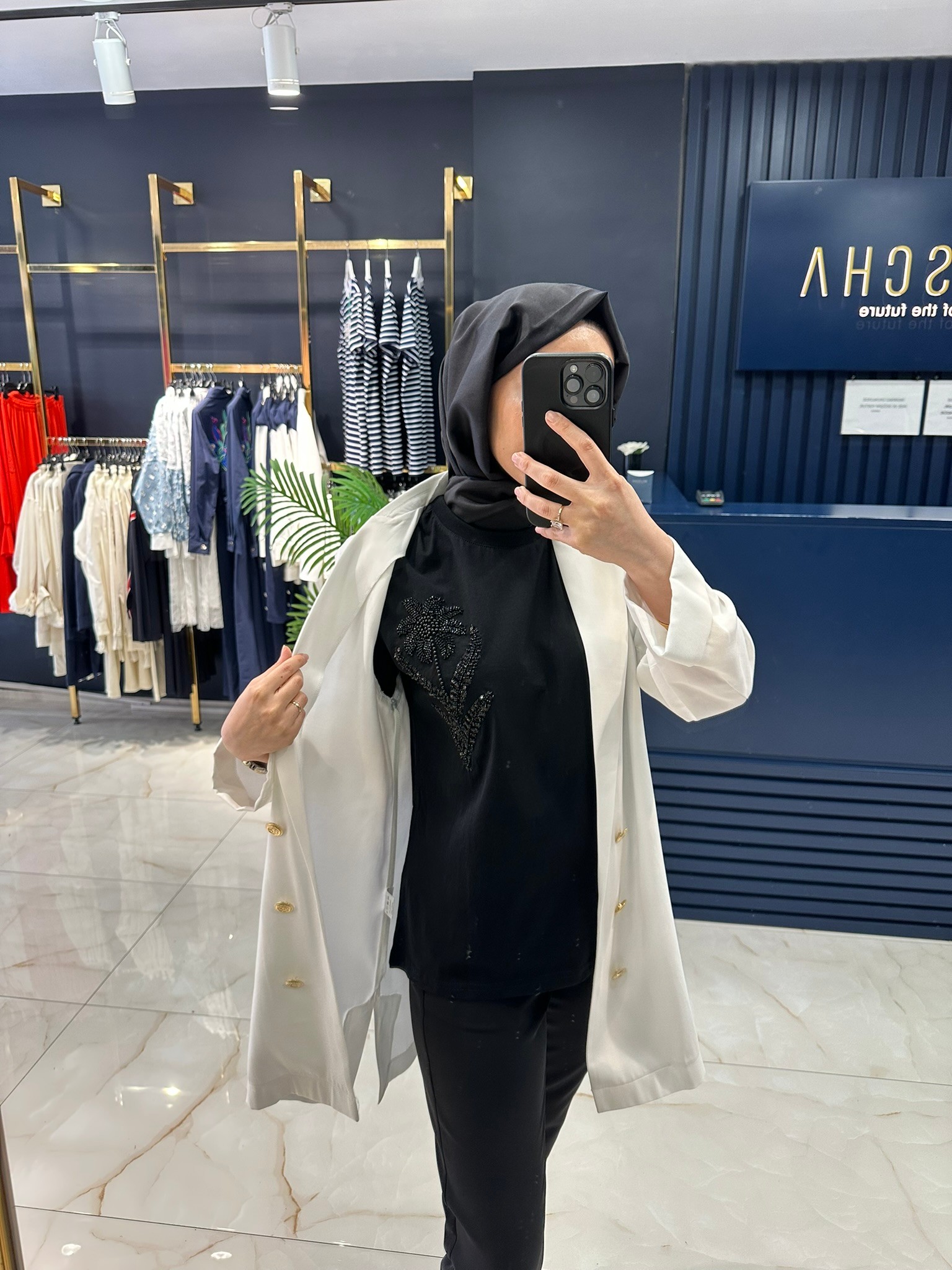 Boncuk Detaylı T-Shirt T02