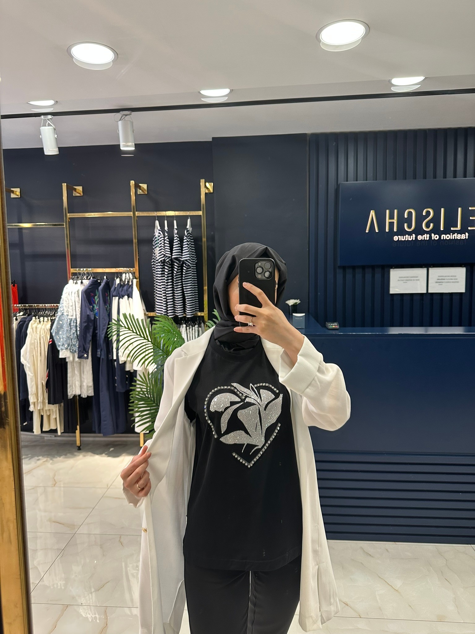 Kalp Taş Detaylı T-Shirt T01