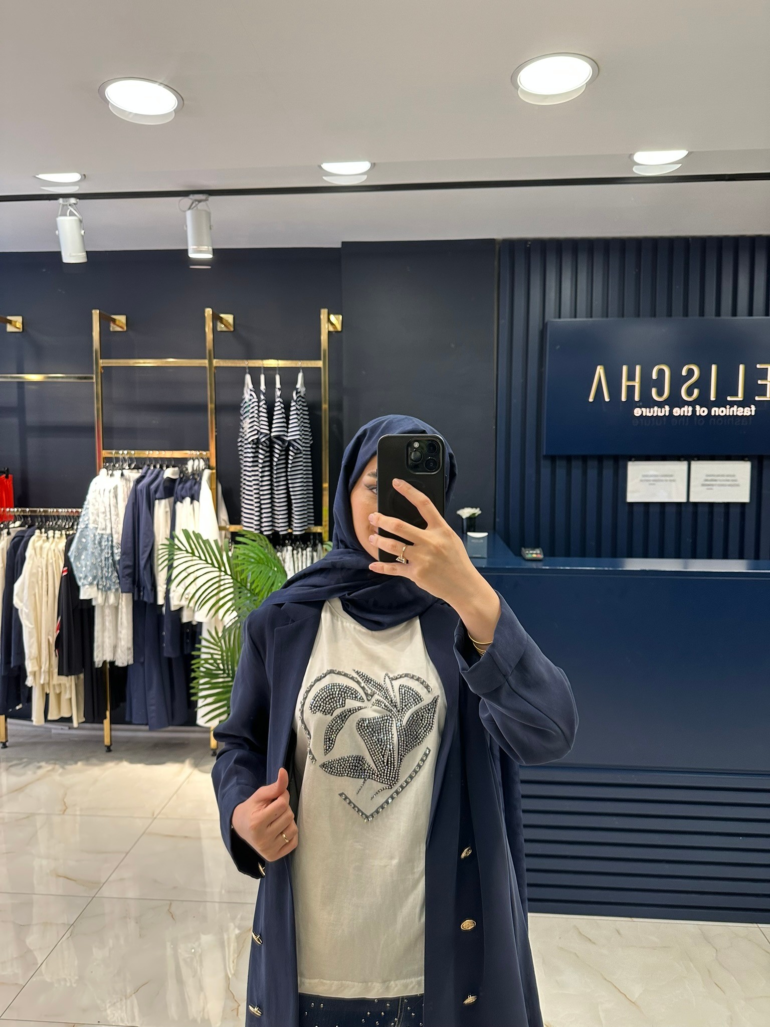 Kalp Taş Detaylı T-Shirt T01