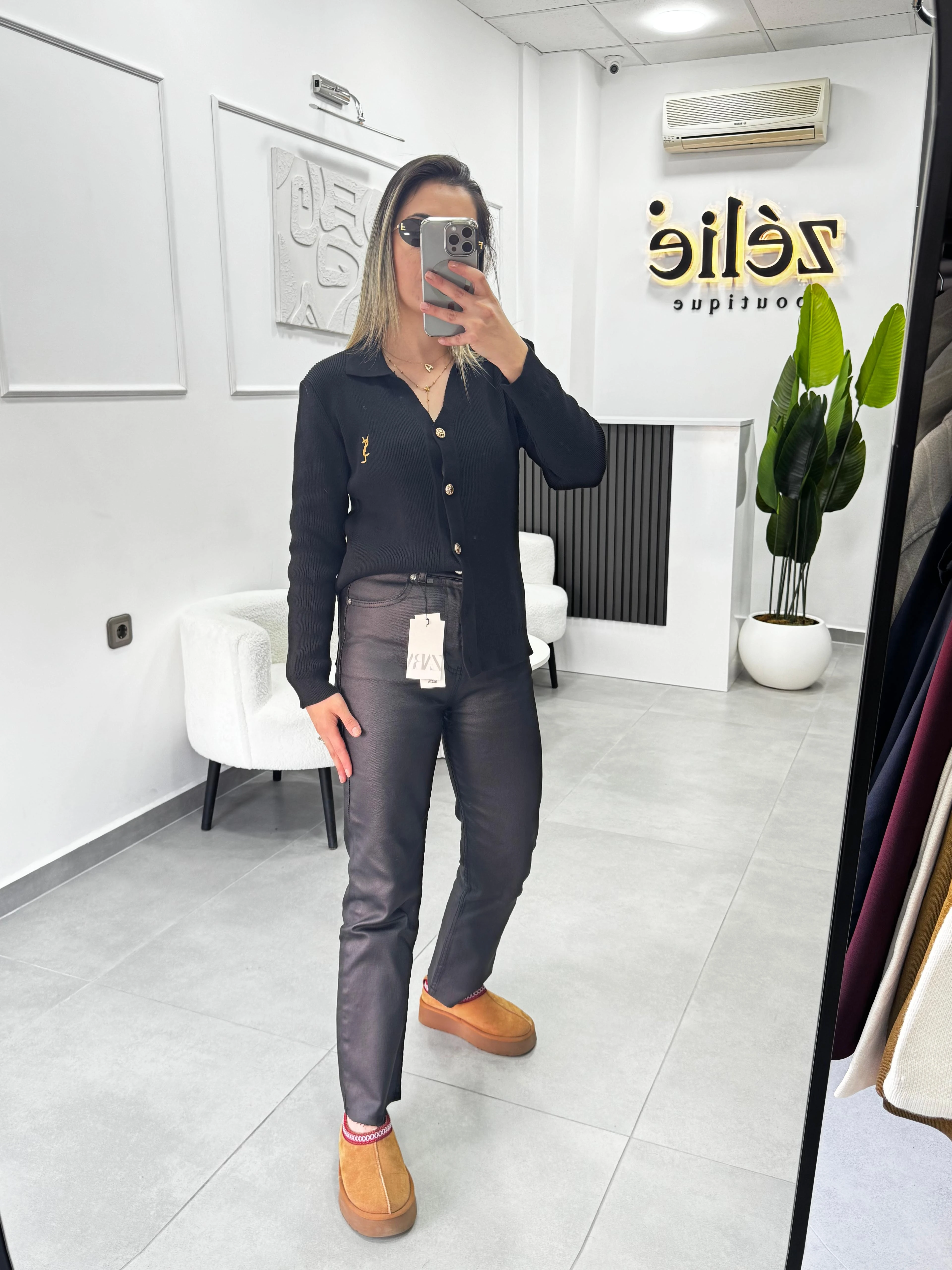 Gold Nakışlı Hırka  - Siyah