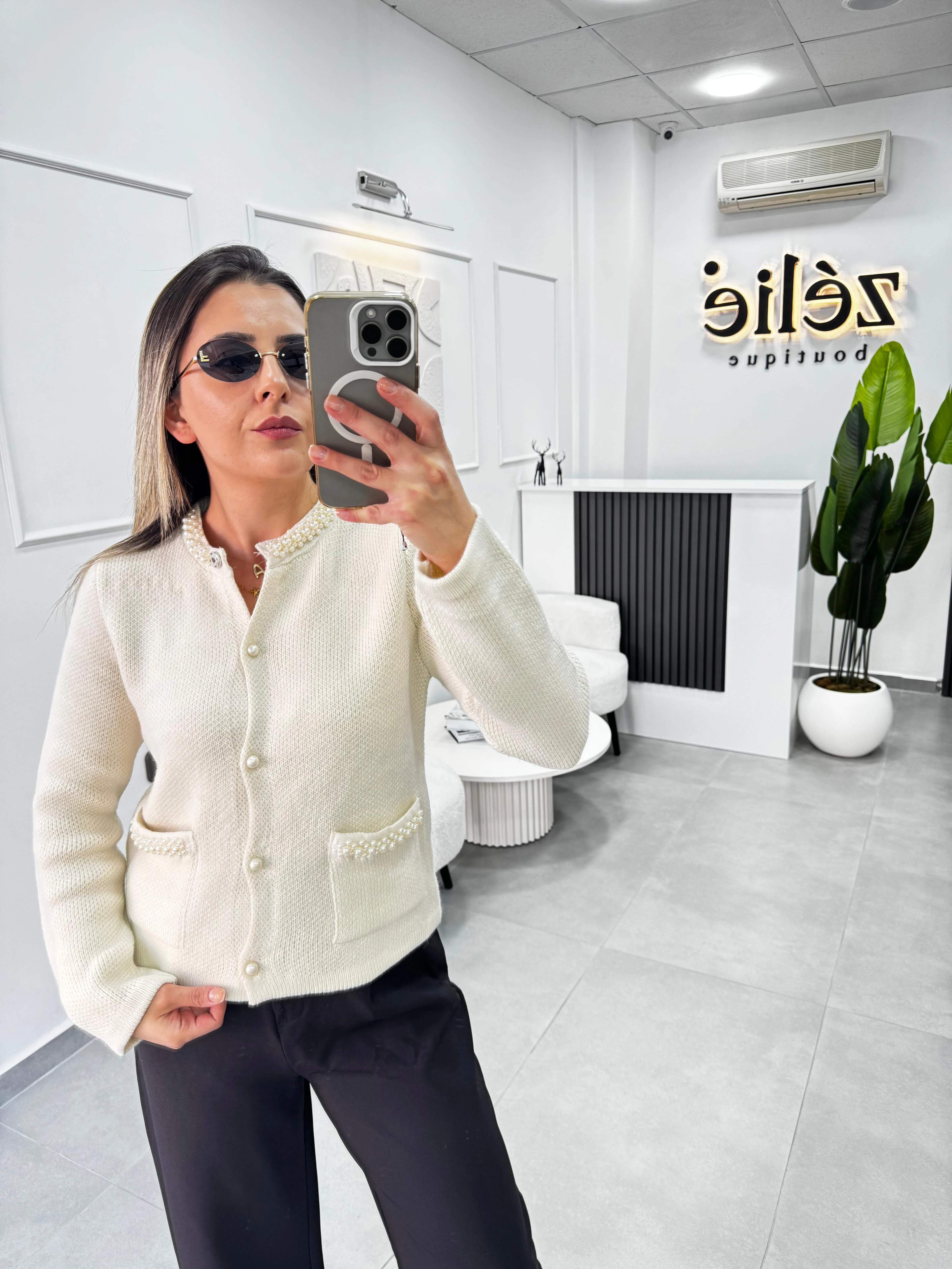 İnci Detaylı Hırka