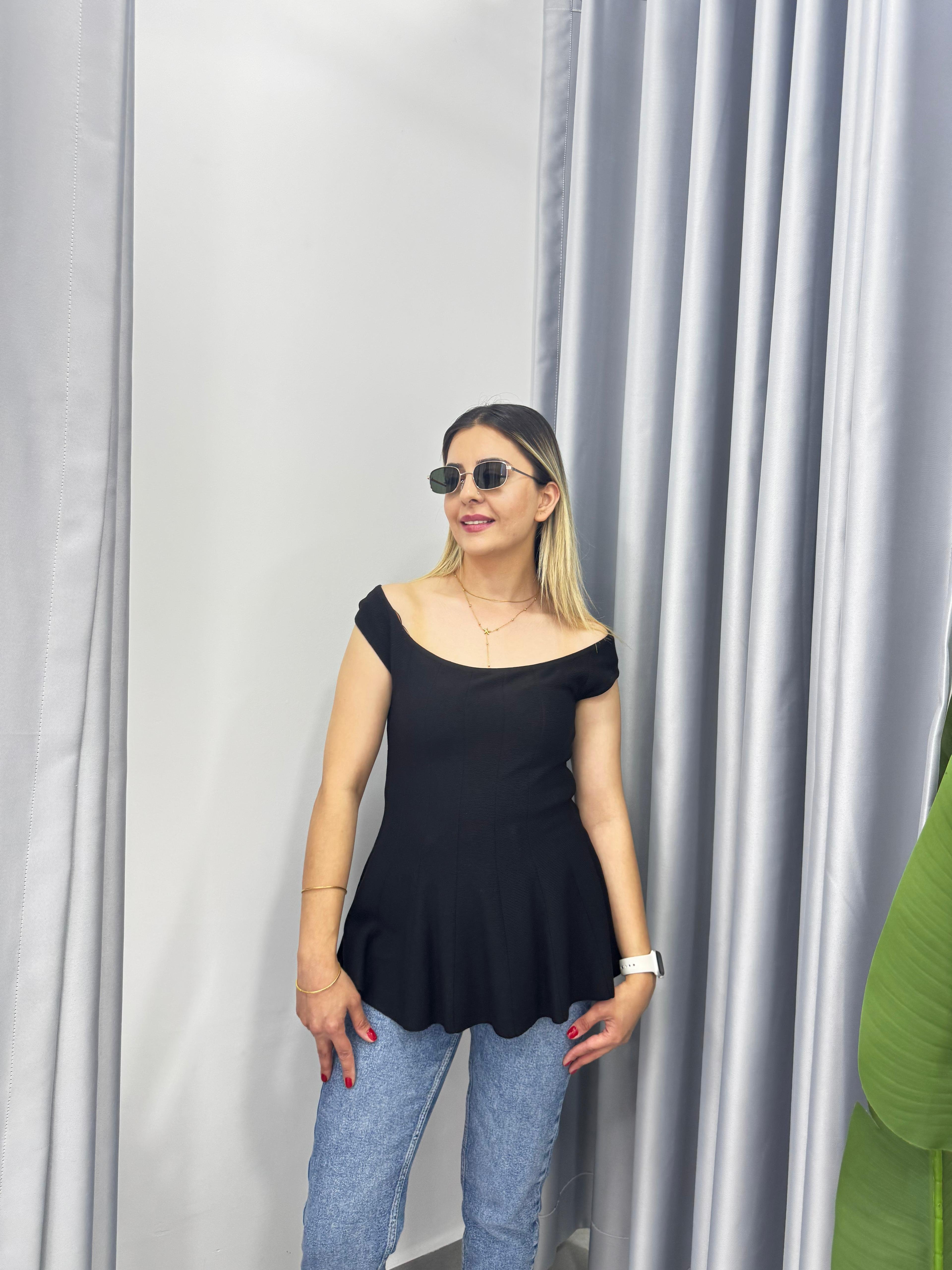 Volanlı Triko Bluz - Siyah