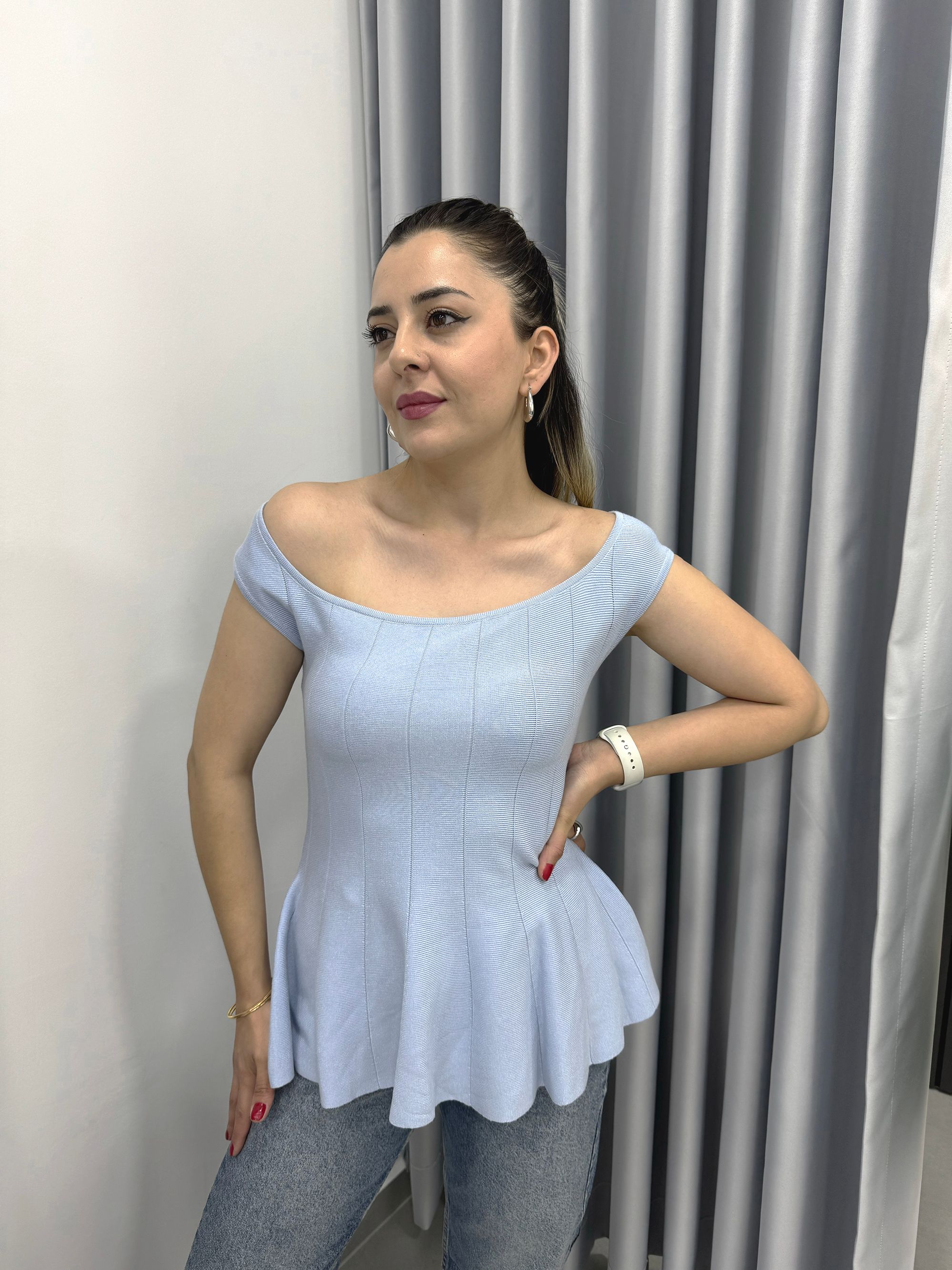 Volanlı Triko Bluz
